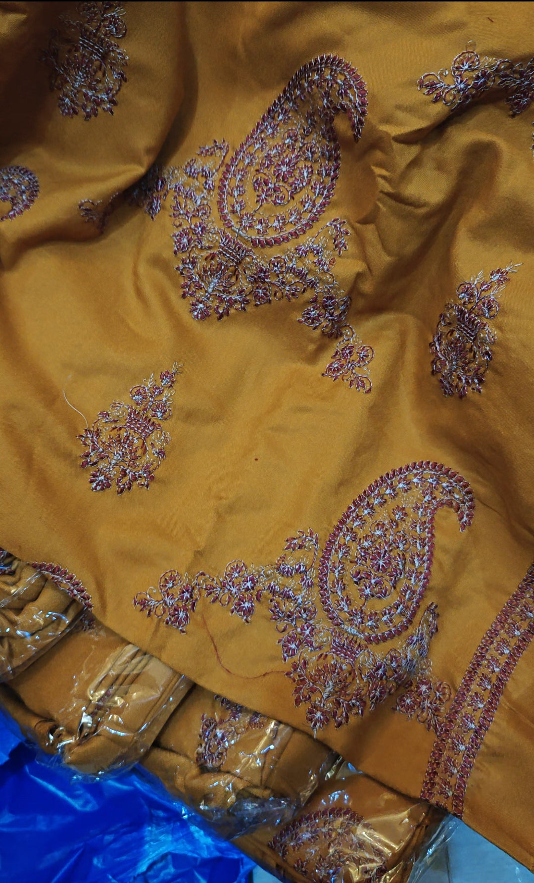 BREEZE EMBROIDERED 3 PIECE ARTICLE