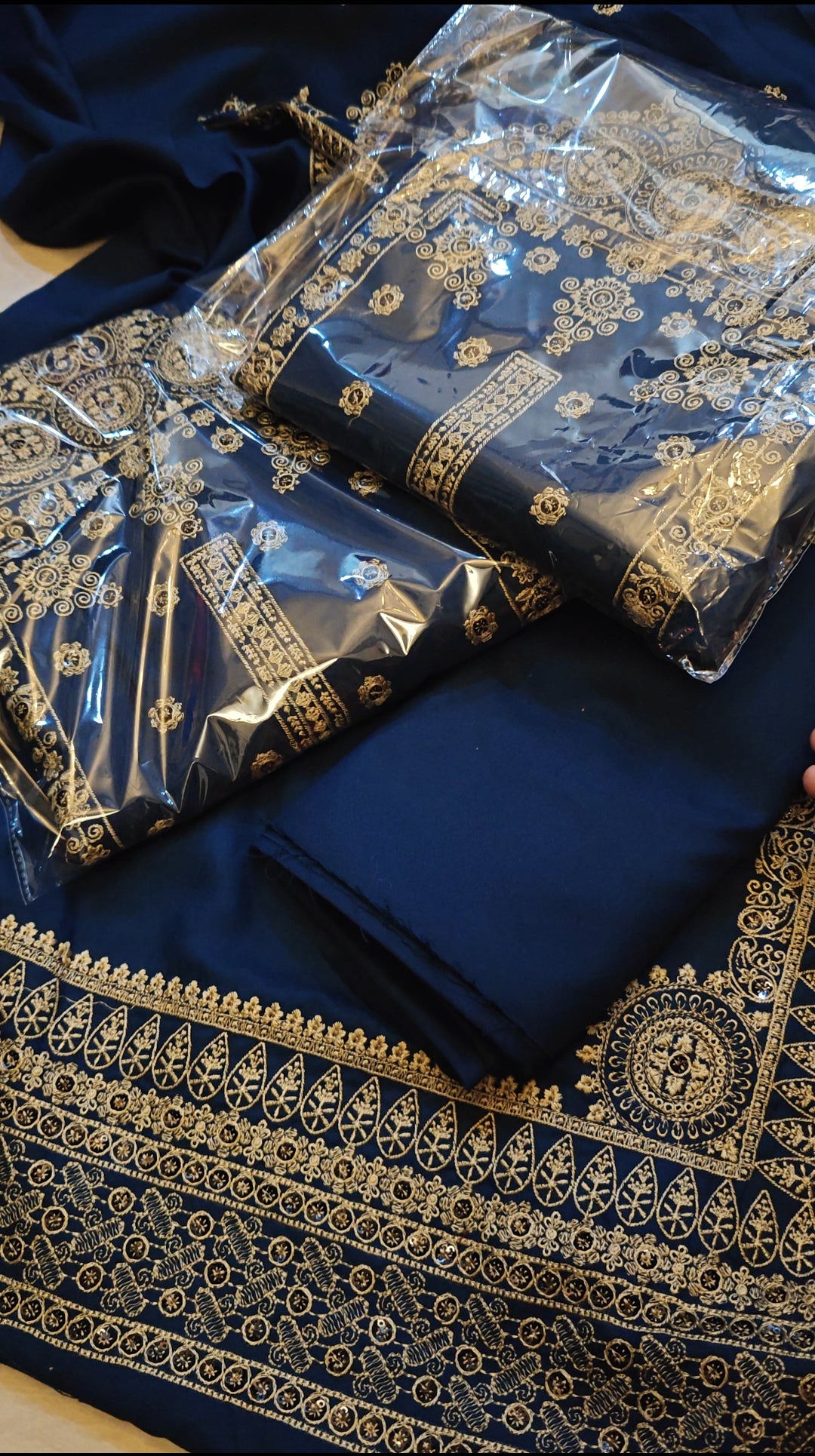 DECENT ARTICLE 2 PIECE