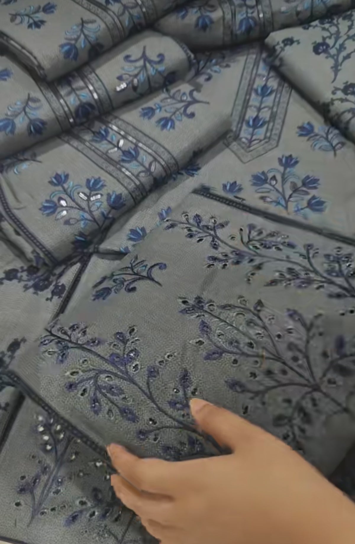 DHANAK MARINA 3PC ARTICLE WINTER EMBROIDERED COPYGREYOUBLURIH