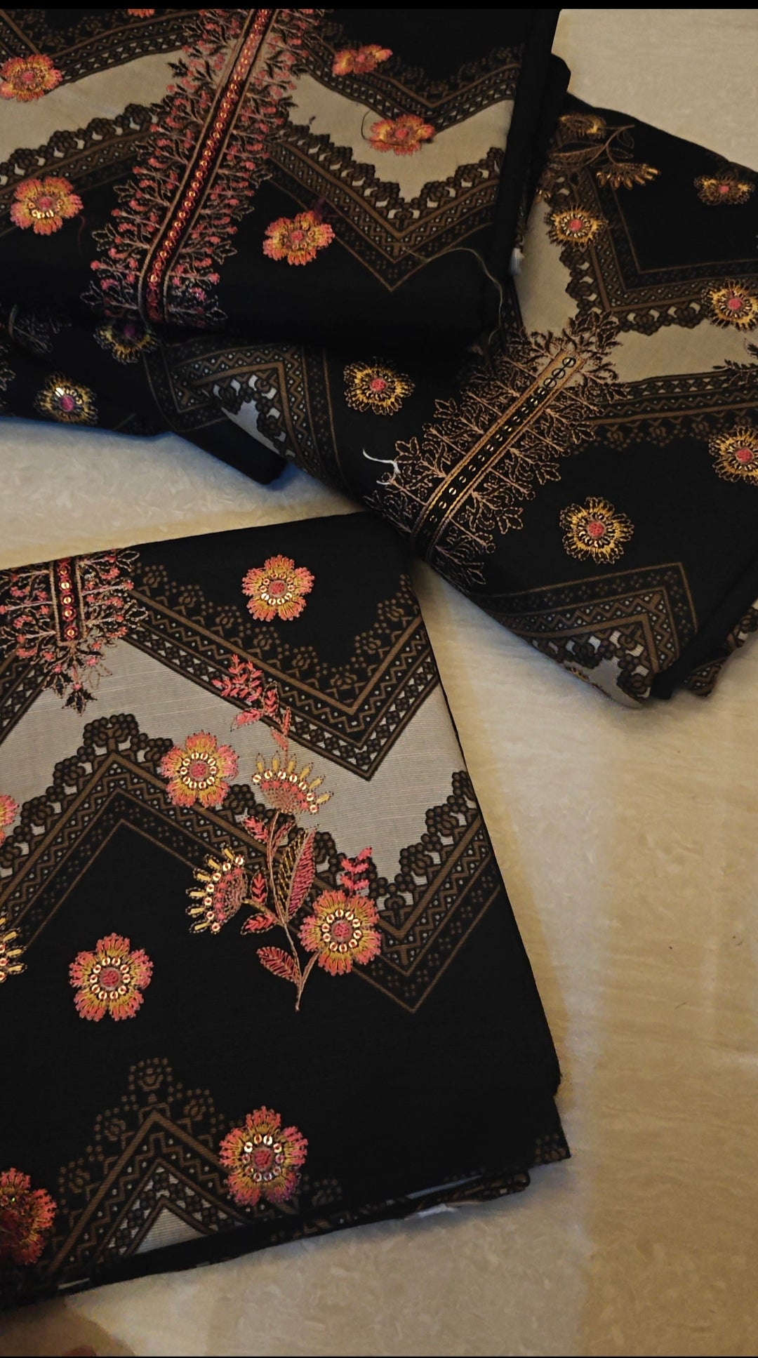 WINTER WEAR KHADAR 3 PIECE ARTICLE