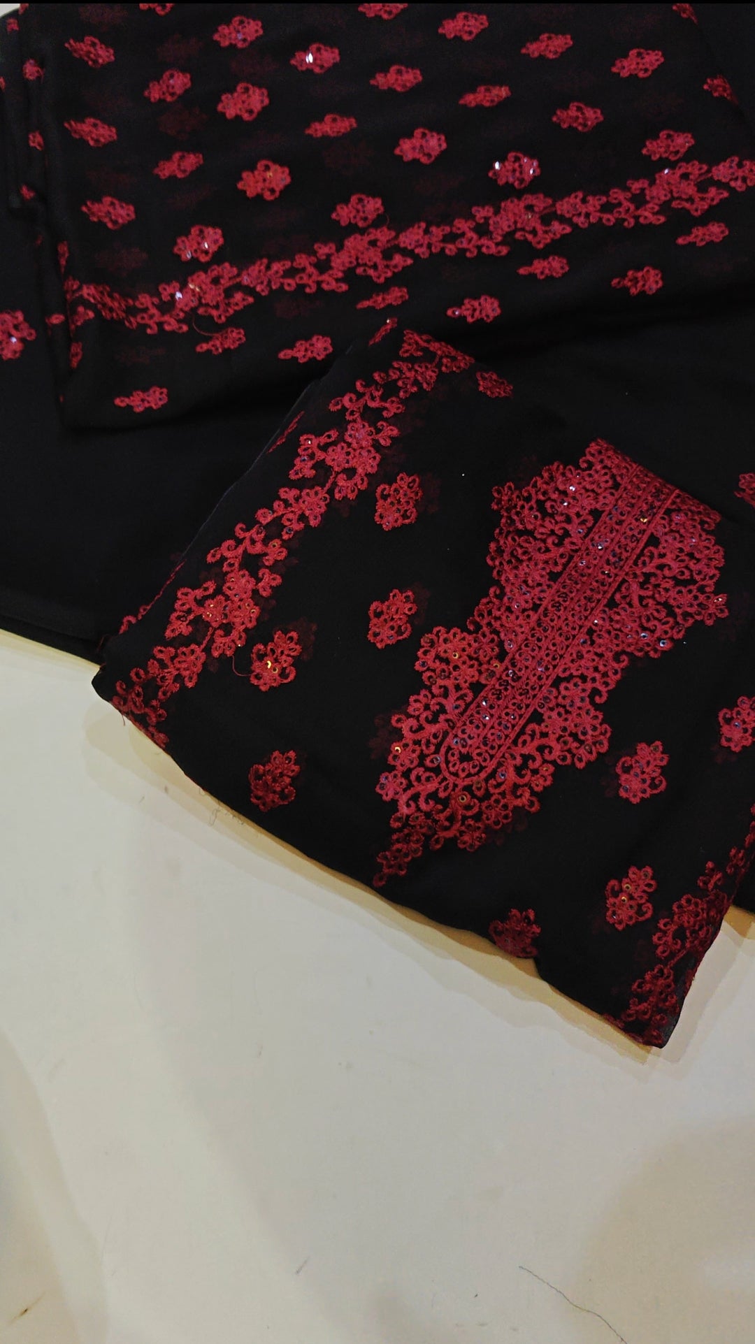 CHIFFON EMBROIDERD 2 PIECE ARTICLE