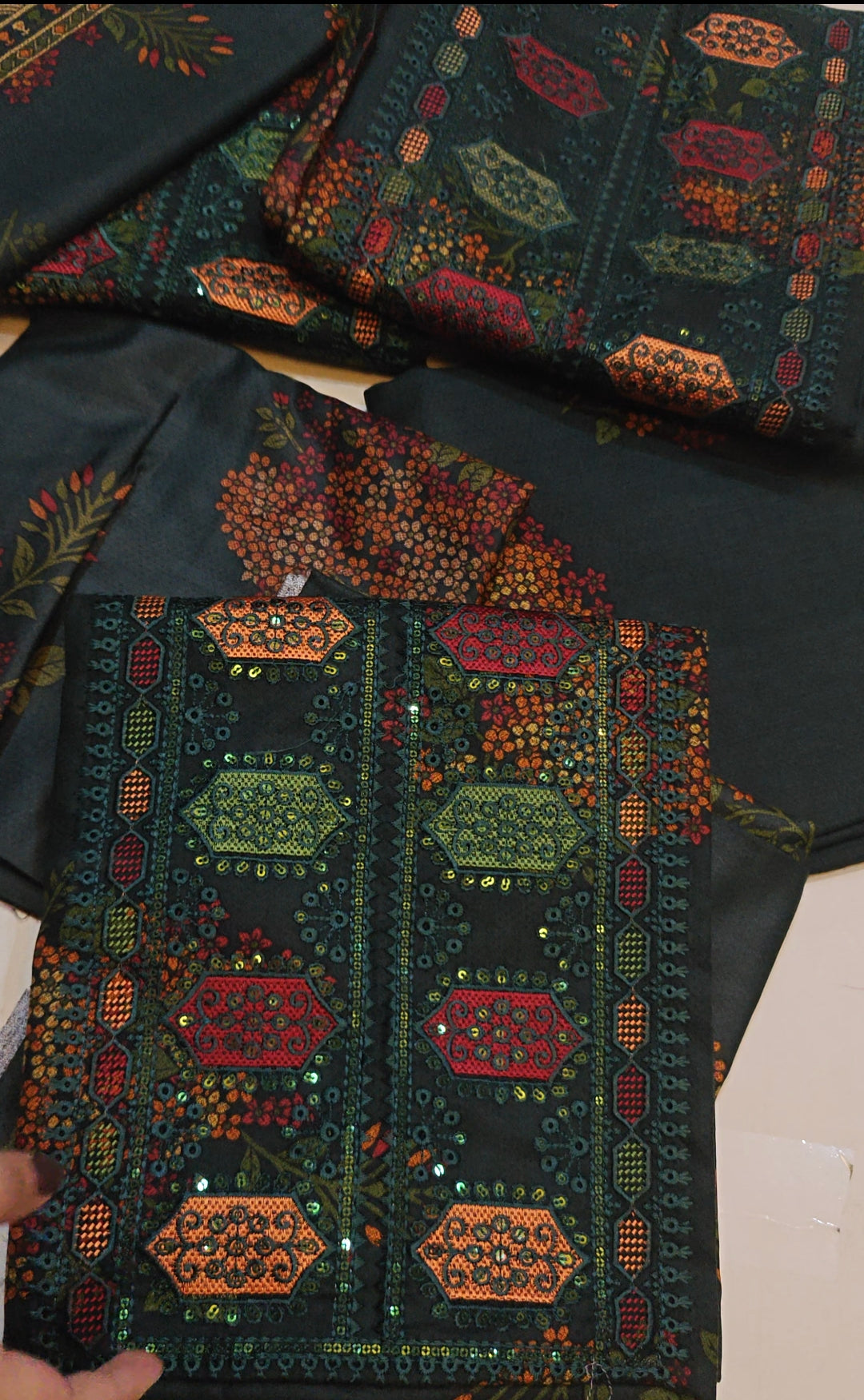 SABYASACHI DHANAK 3 PIECE ARTICLE