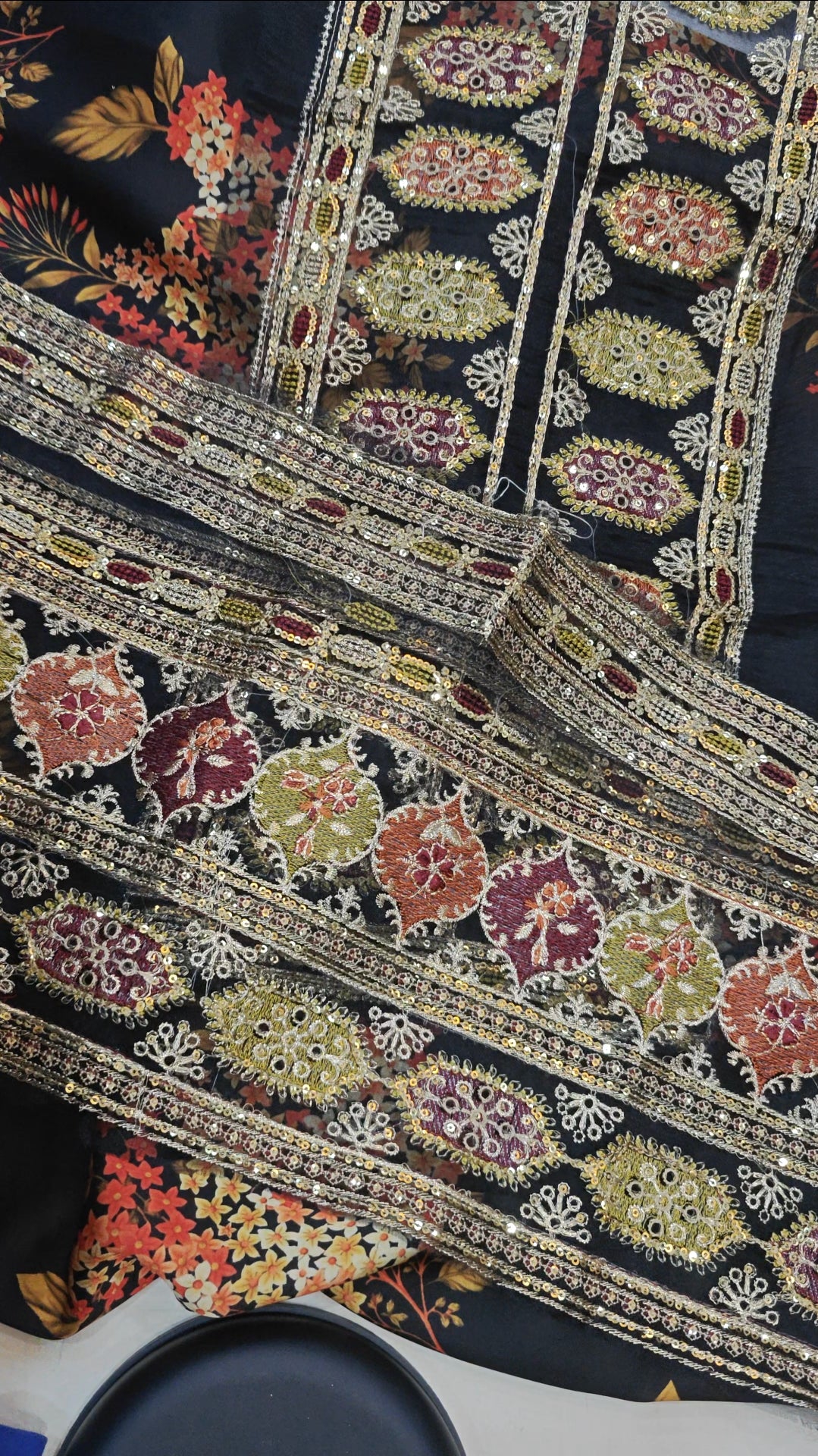 SABYASACHI SILK 3 PIECE ARTICLE