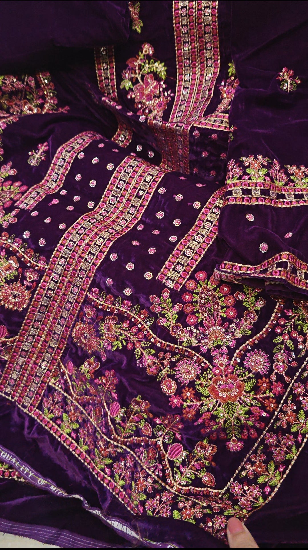 ANEELAS EMBROIDERED VELVET 2 PIECE ARTICLE UNSTICHED