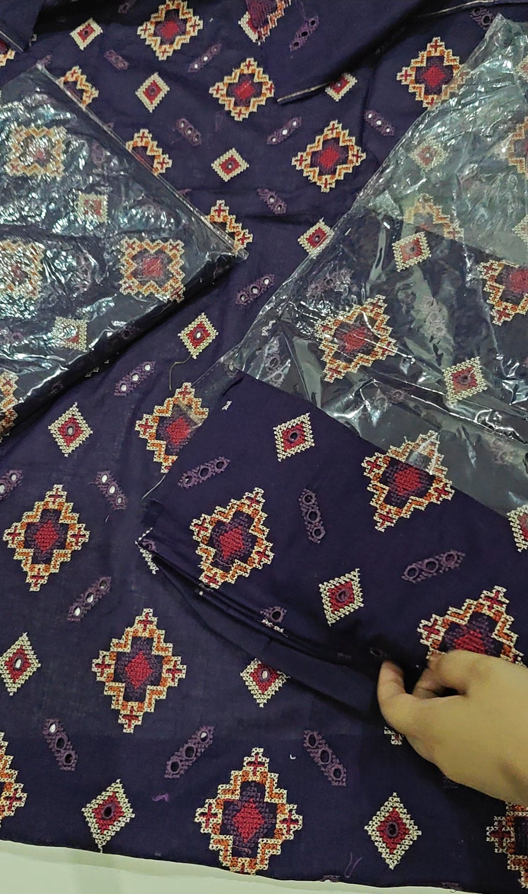 PLUM CHIKENKARI 2PC LAWN HGAPLUM67890R