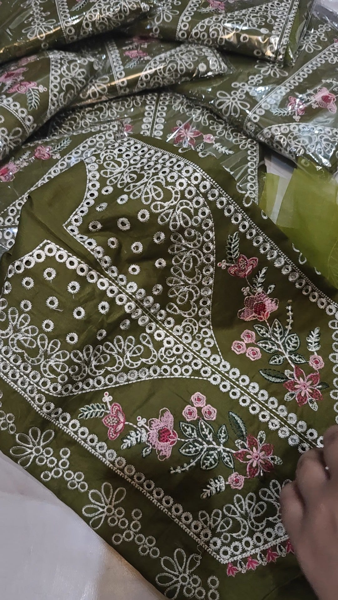 MARIA.B LAWN CHICKEN KARI 2 PIECE ARTICLE ZXTPNMA890