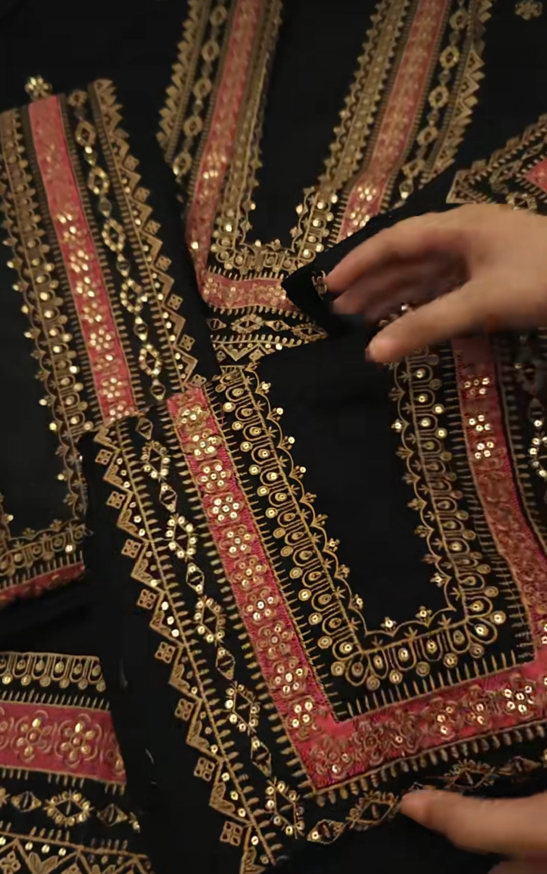 MRINA DHANAK 3PC ARTICLE EMBROIDERED DEEVIYHTIH