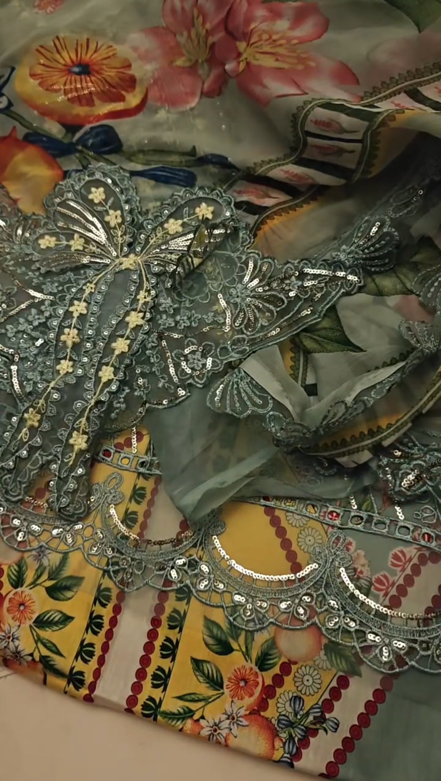 MARIA.B PRINTED LAWN 3 PIECE ARTICLE IG5VL8