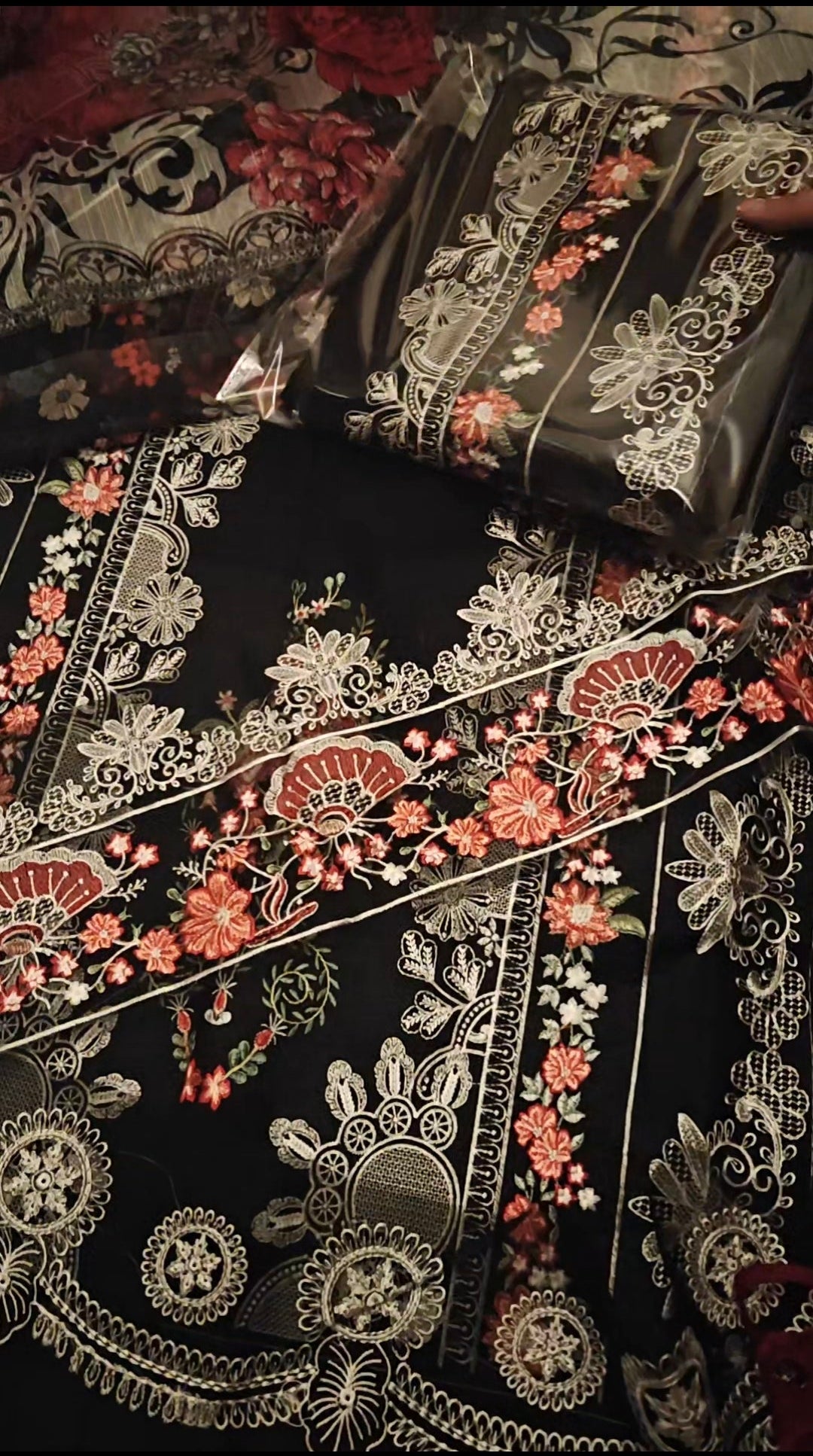 CRIMSON LAWM 3PC EMBROIDERY HEAVY BLACK 822019986BLAK