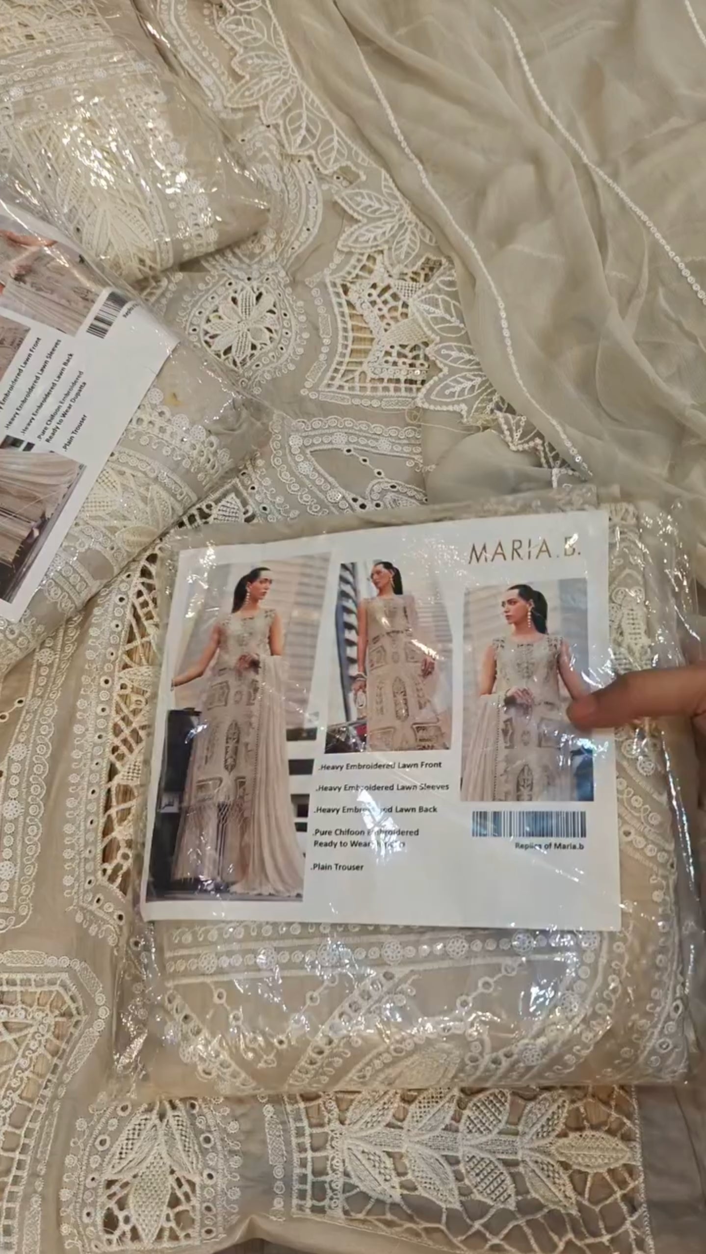 MARIA.B LAWN EMBROIDERED LUXURY 3 PIECE ARTICLE 83HDI0MZ