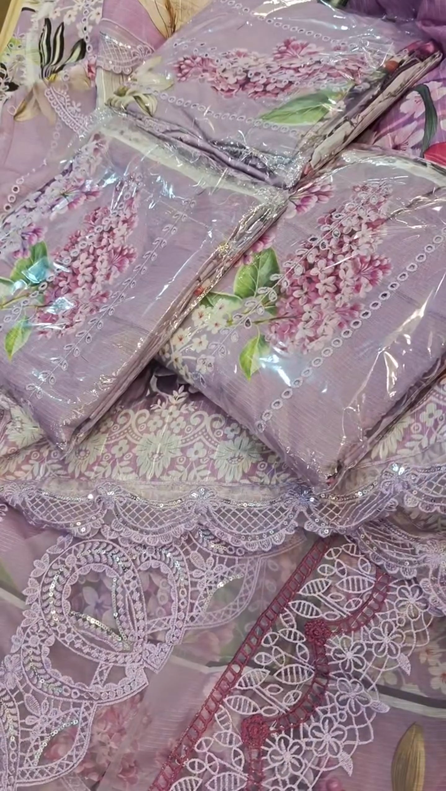 MARIA.B LAWN EMBROIDERED 3 PIECE ARTICLE 7DGDI