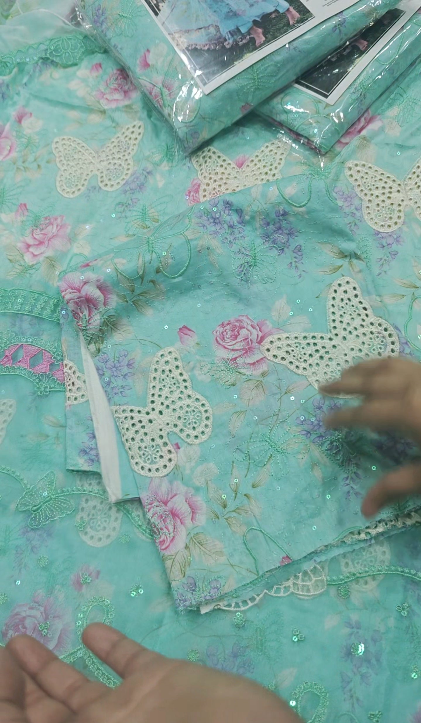 BUTTERFLY TRENDY LAWN EMBROIDERED 3 PIECE ARTICLE OQ6T0