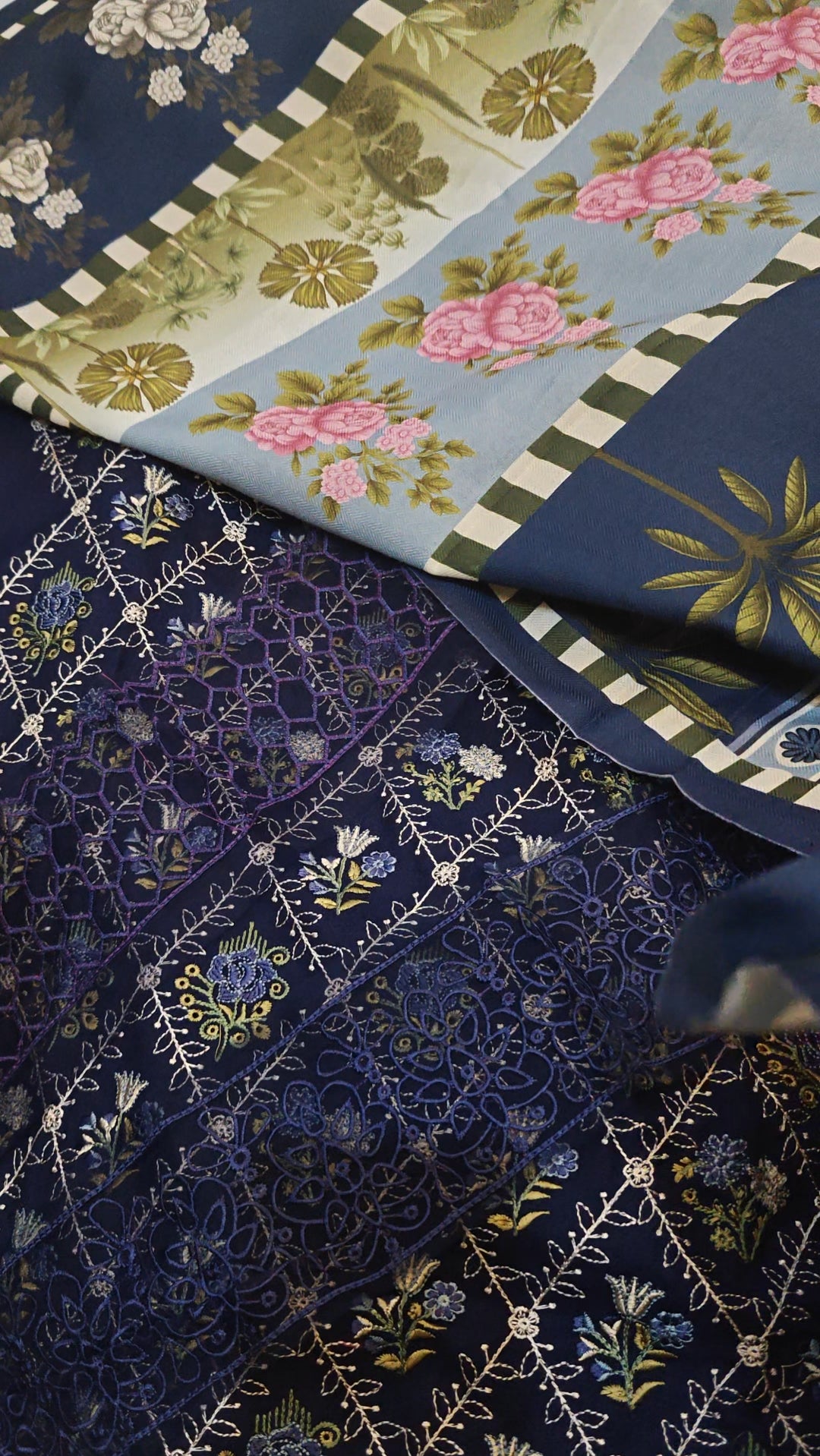 SOBIA NAZIR EMBROIDERED DHANAK 3 PIECE ARTICLE