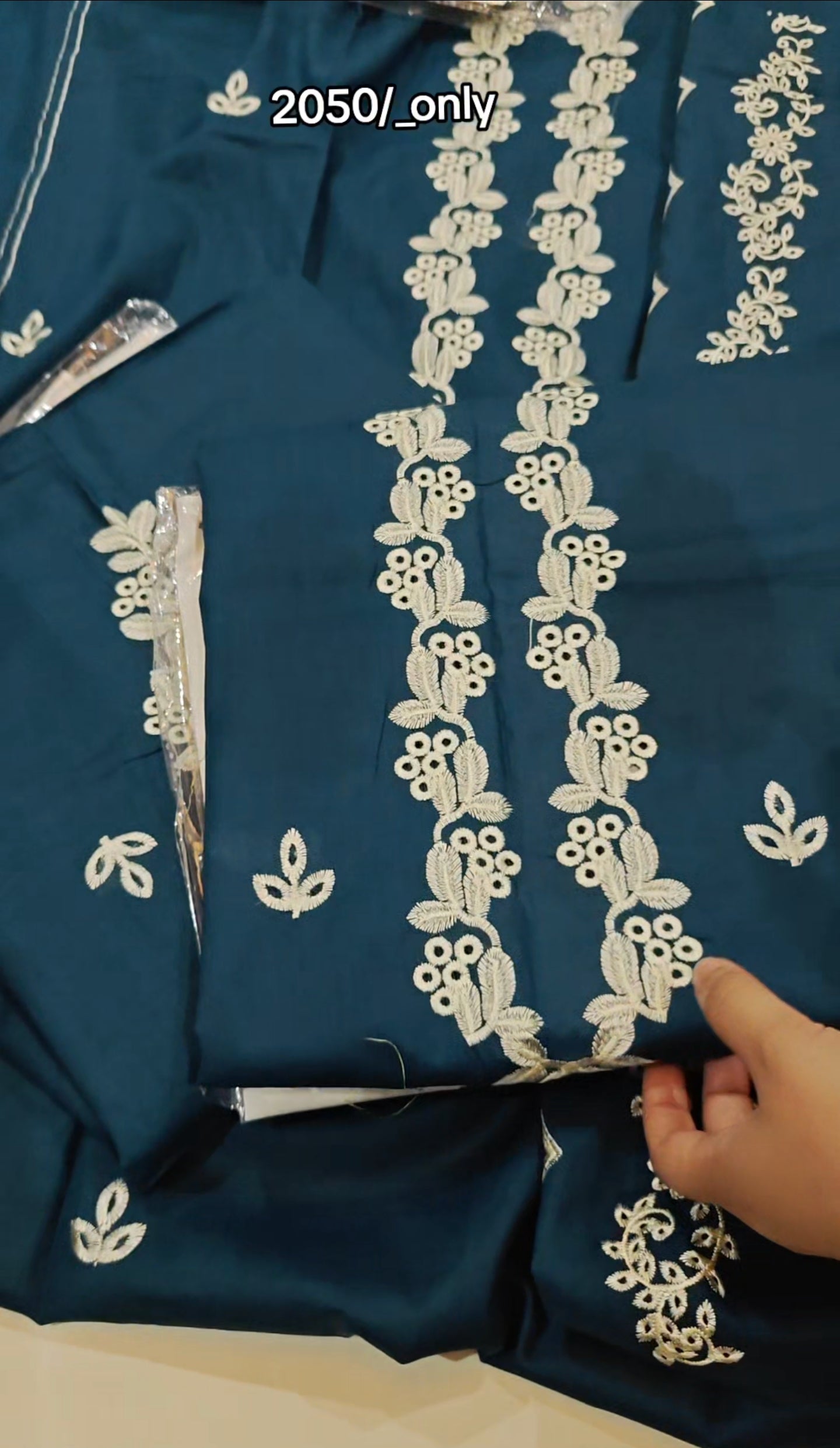 EMBROIDERED LAWN 2 PIECE ARTICLE GT63J1