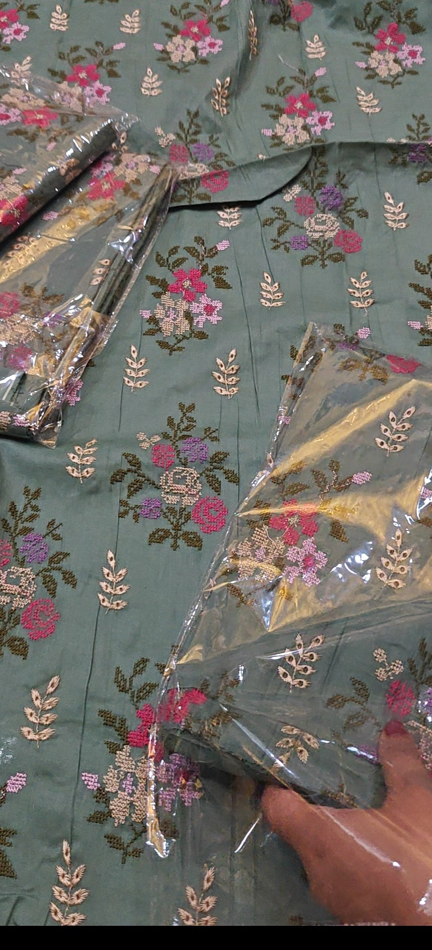 AQUA 2PC CHICKEN KARI CROSSSTICH STI564321CH