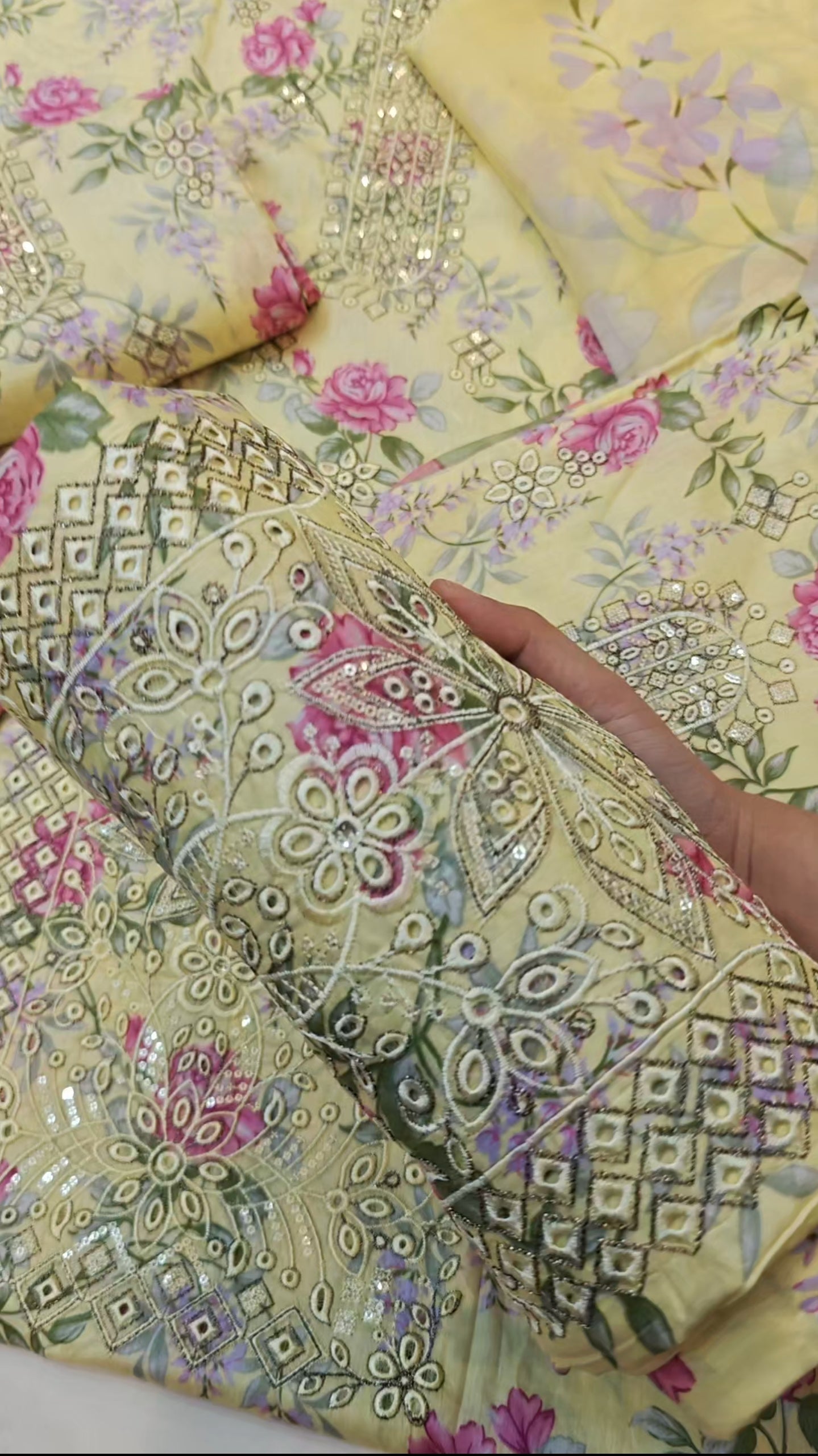 LAWN EMBROIDERED 3 PIECE ARTICLE J83KXN09
