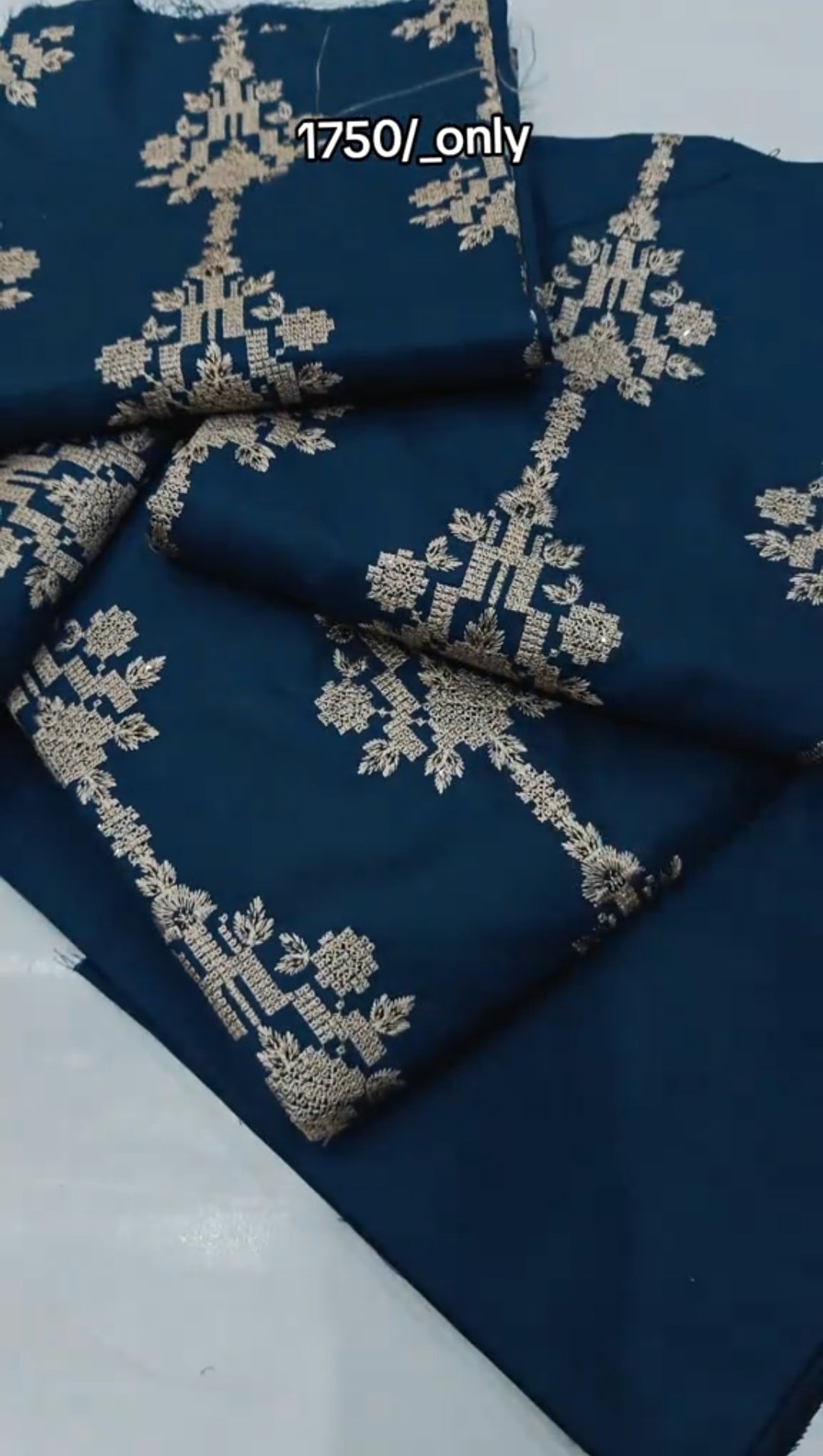 EMBROIDERED DHANAK 2 PIECE ARTICLE Y2ZT