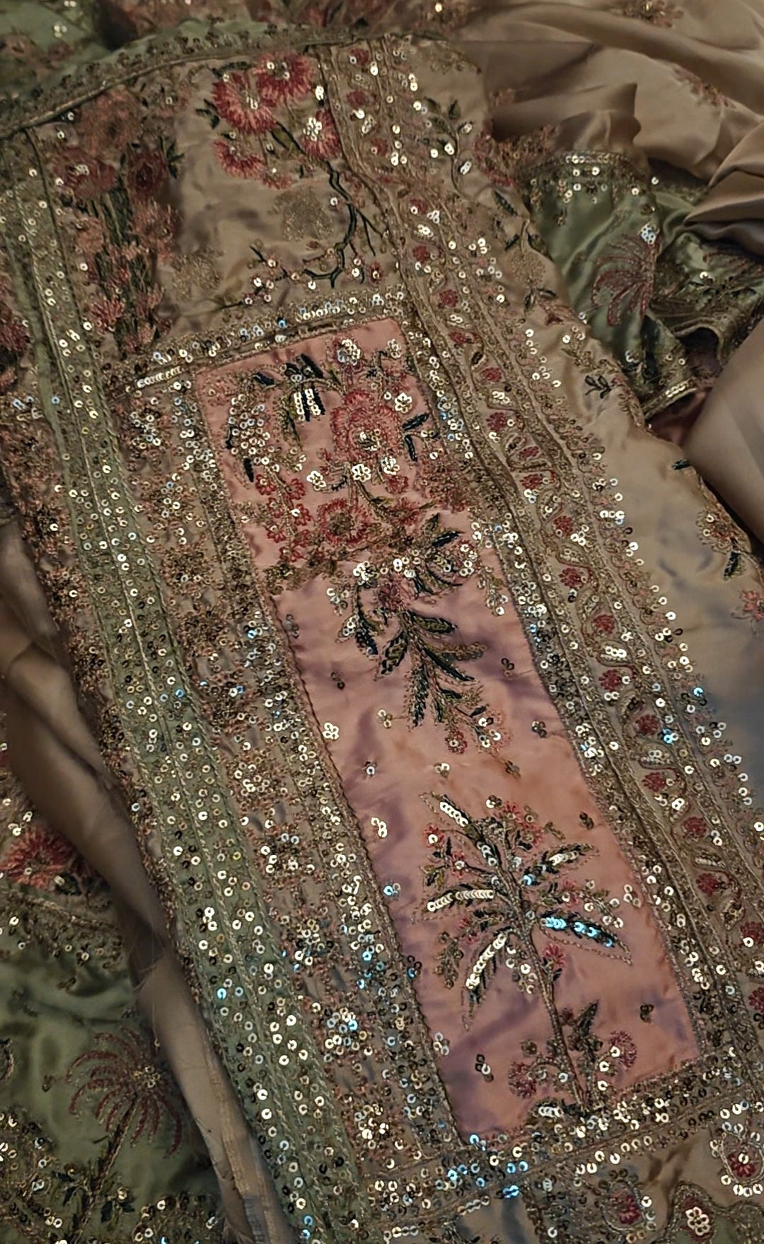 ETHNIC WEDDING SPECIAL HEAVY LUXURY EMBROIDERY DRESS CHARM90155123