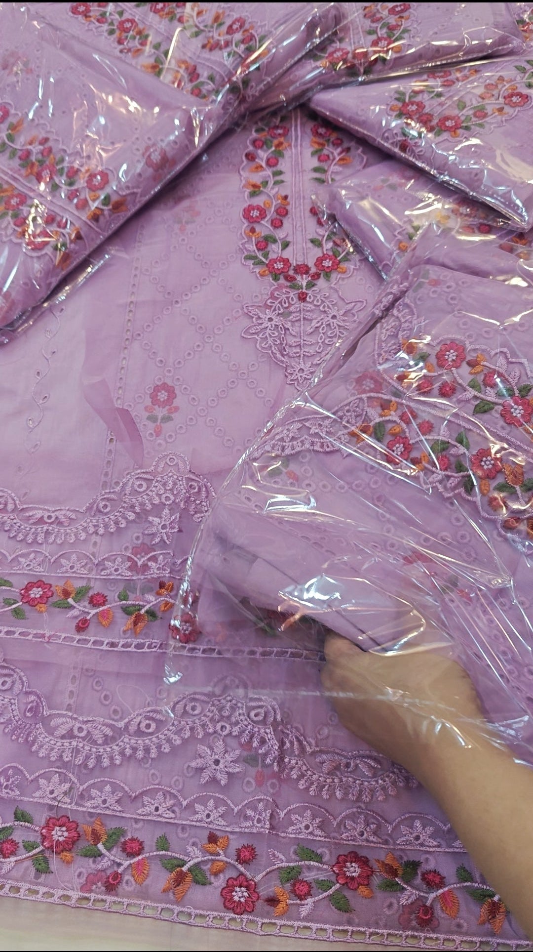 2pc embroidery car Luxury suit lalic suit 5454l