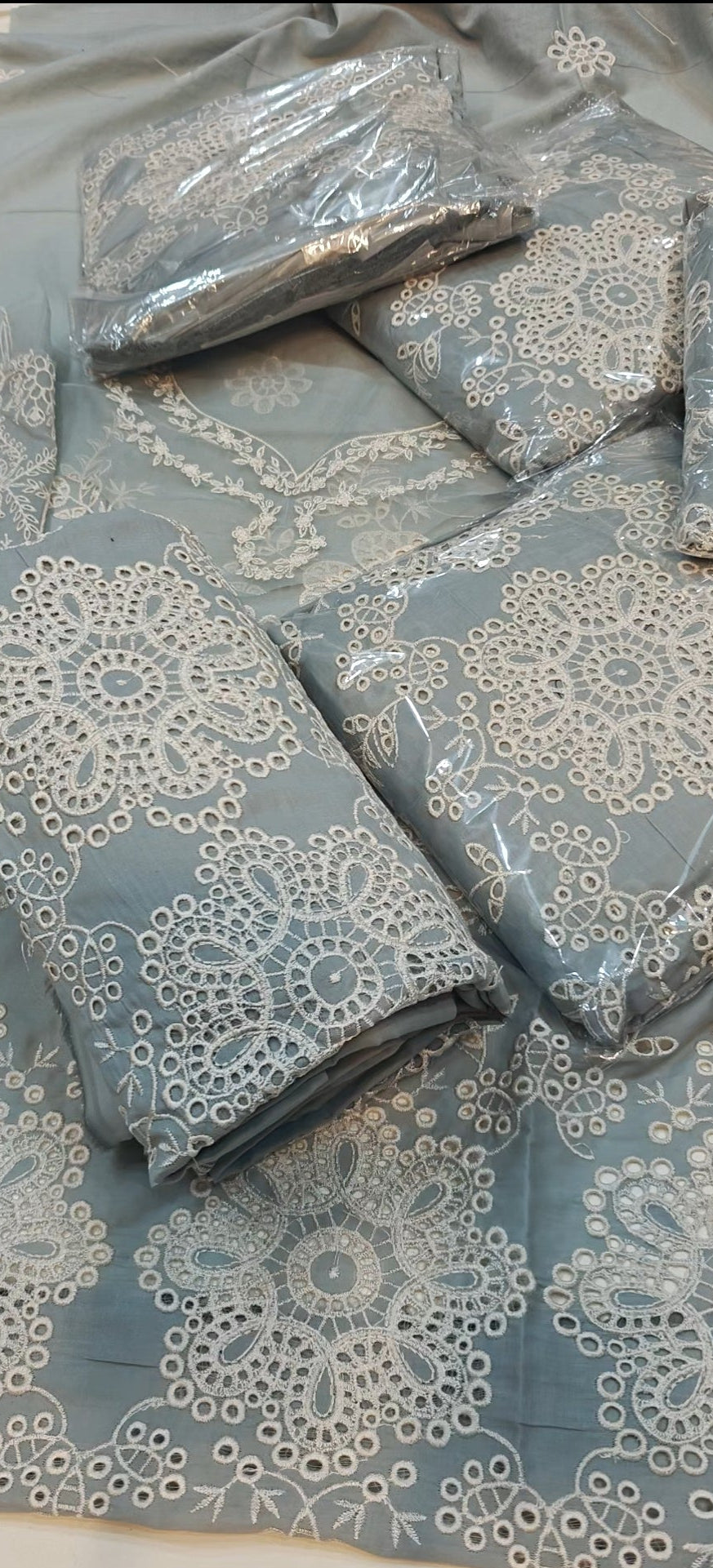 ELAAF SUIT GREY SUIT CHIKANKARI BEST5812HA