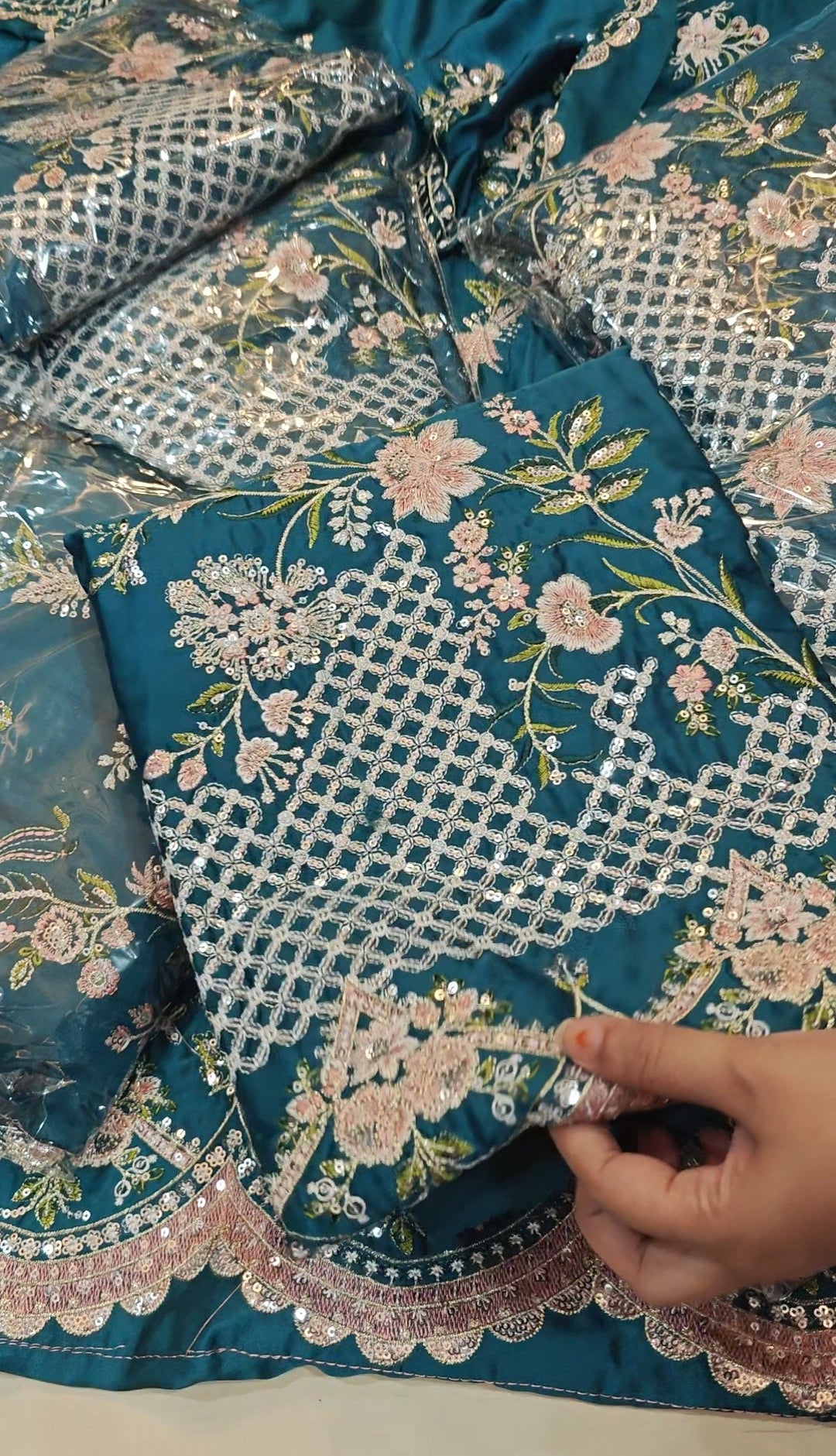 ETHNIC SILK 2PC ZINC CODE03399