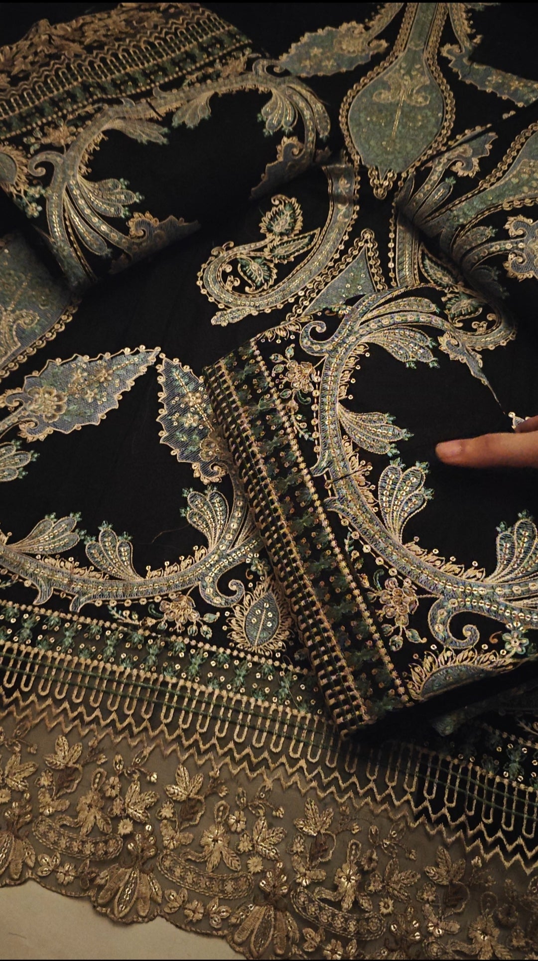 LAWN EMBROIDERED LUXURY 3 PIECE ARTICLE JE78XS