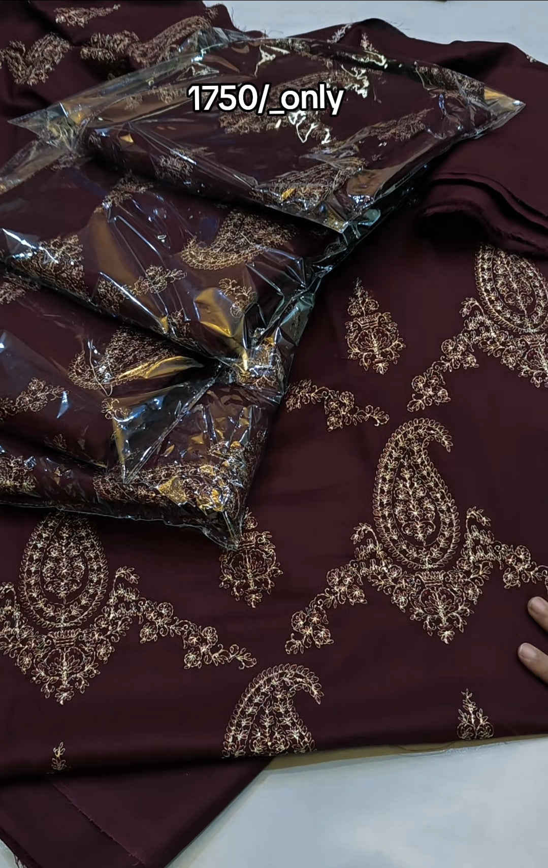 BREEZE EMBROIDERED 2 PIECE ARTICLE I9WT