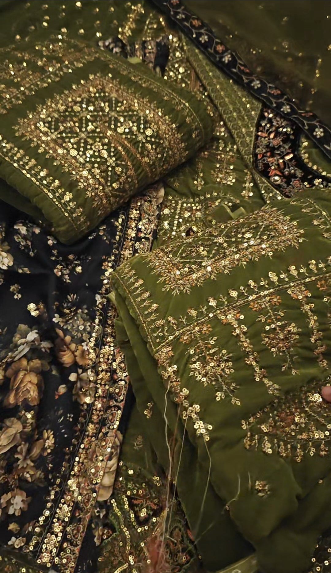 ETHNIC VELVET 3PC WEDDING SPECIAL WRH9192666