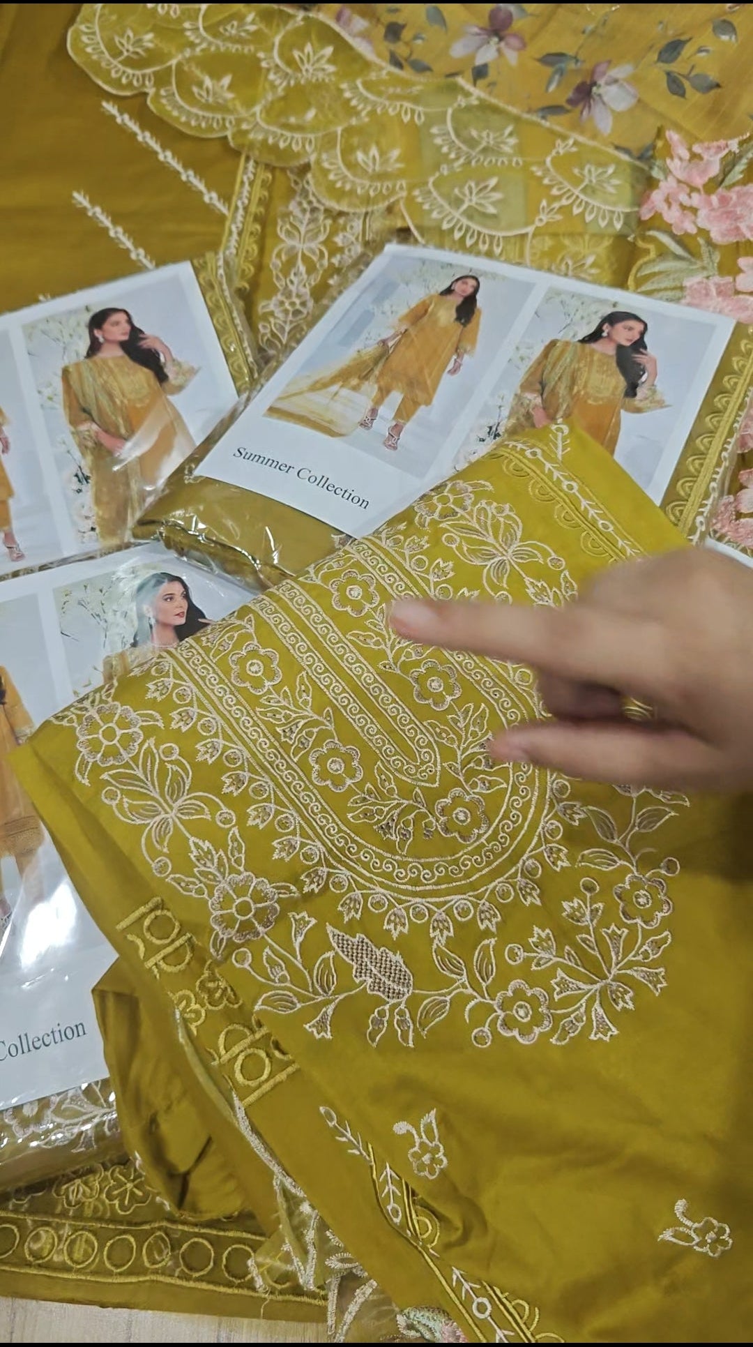 MARIA B LAWN DHANI DECENT LUXURY DRESS 8103963DHA