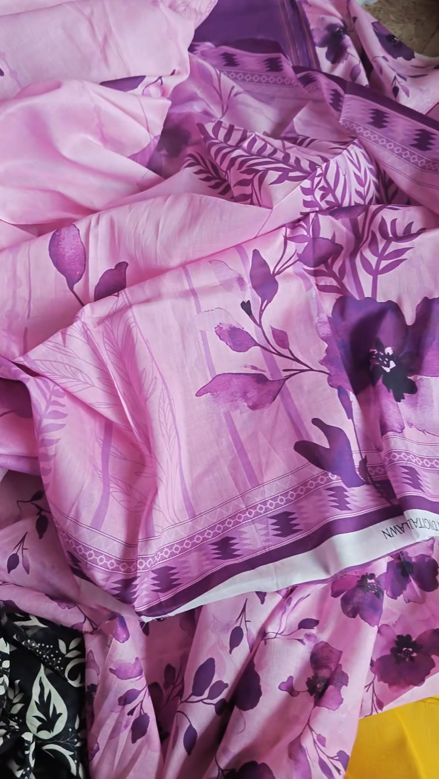 AL KARAM LAWN PRINTED 3 PIECE ARTICLE NJDXC85RN