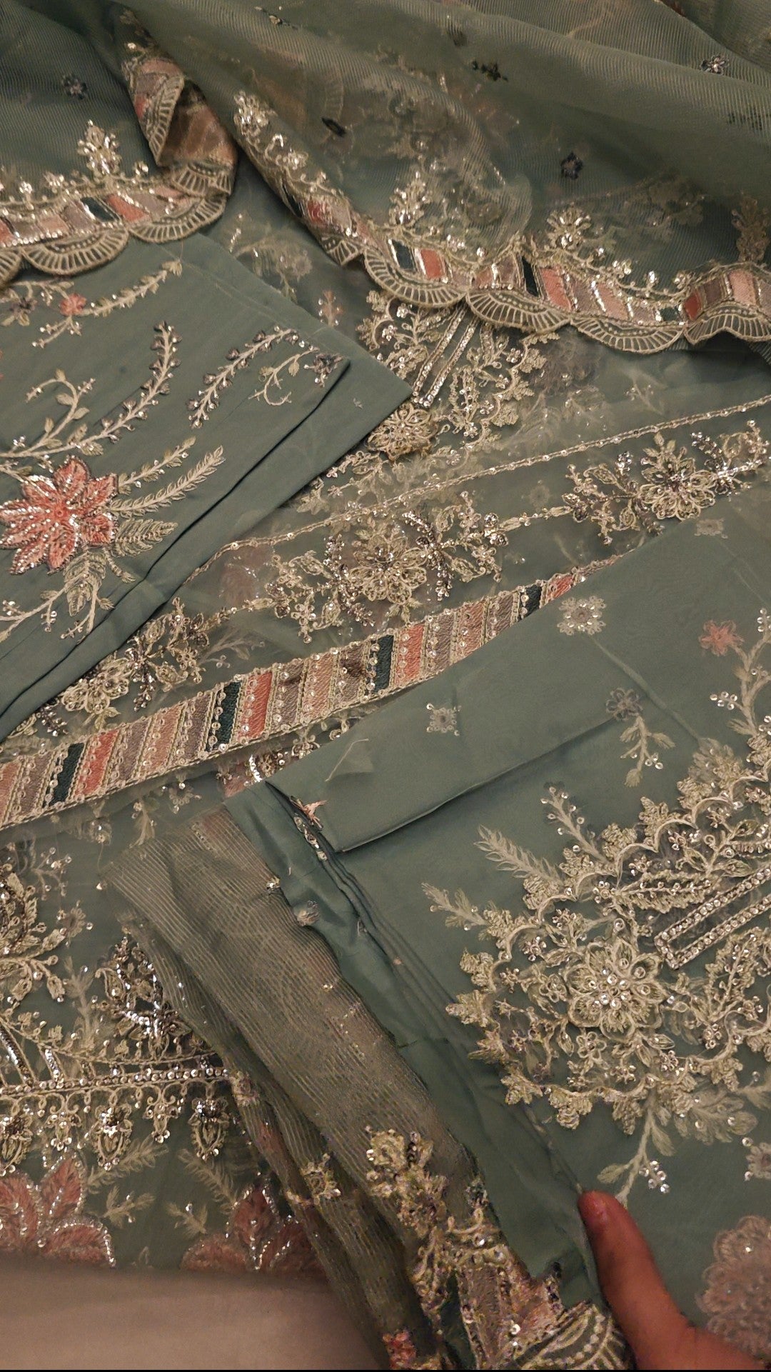 MARIA B LUXURY EID WEAR ARTICLE 3 PCS DGHEW4