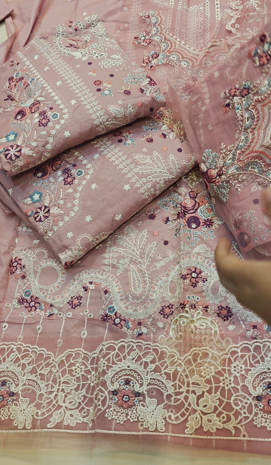 3PC LAWN ELAAF TPINK WITH PATCHES MEEETHA72134