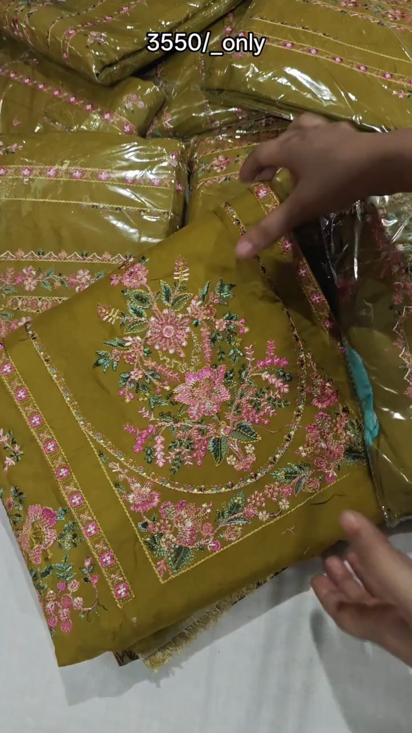 HUSSAIN REHAR EMBROIDERED LAWN 3 PIECE ARTICLE 86JDPP93
