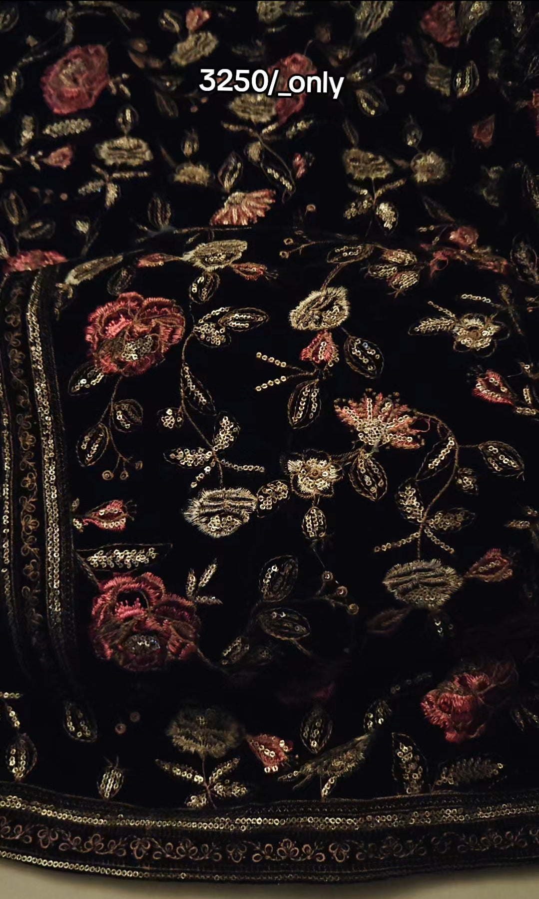 VELVET EMBROIDERED SHAWL POP56