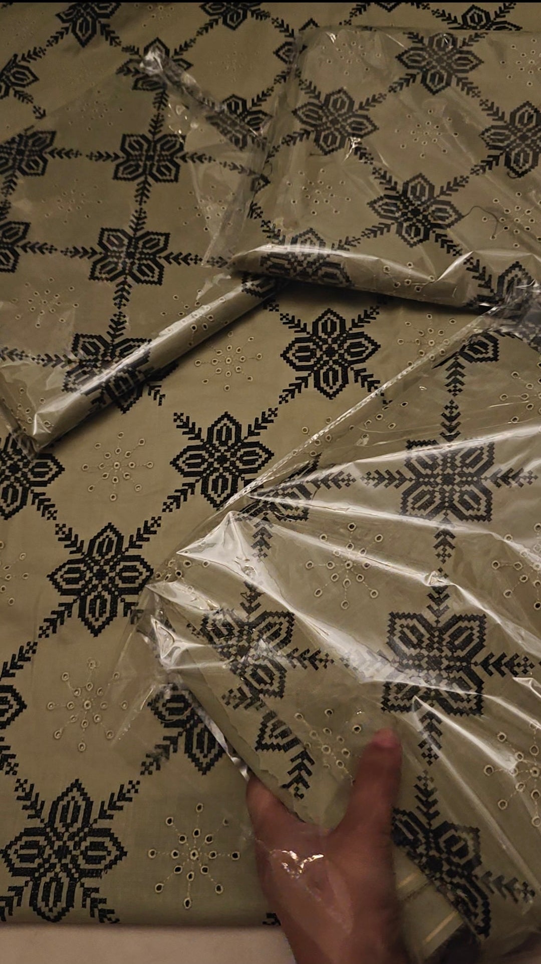 2PC EMBROIDERY BREEZE CHIKENKARI PIS8654