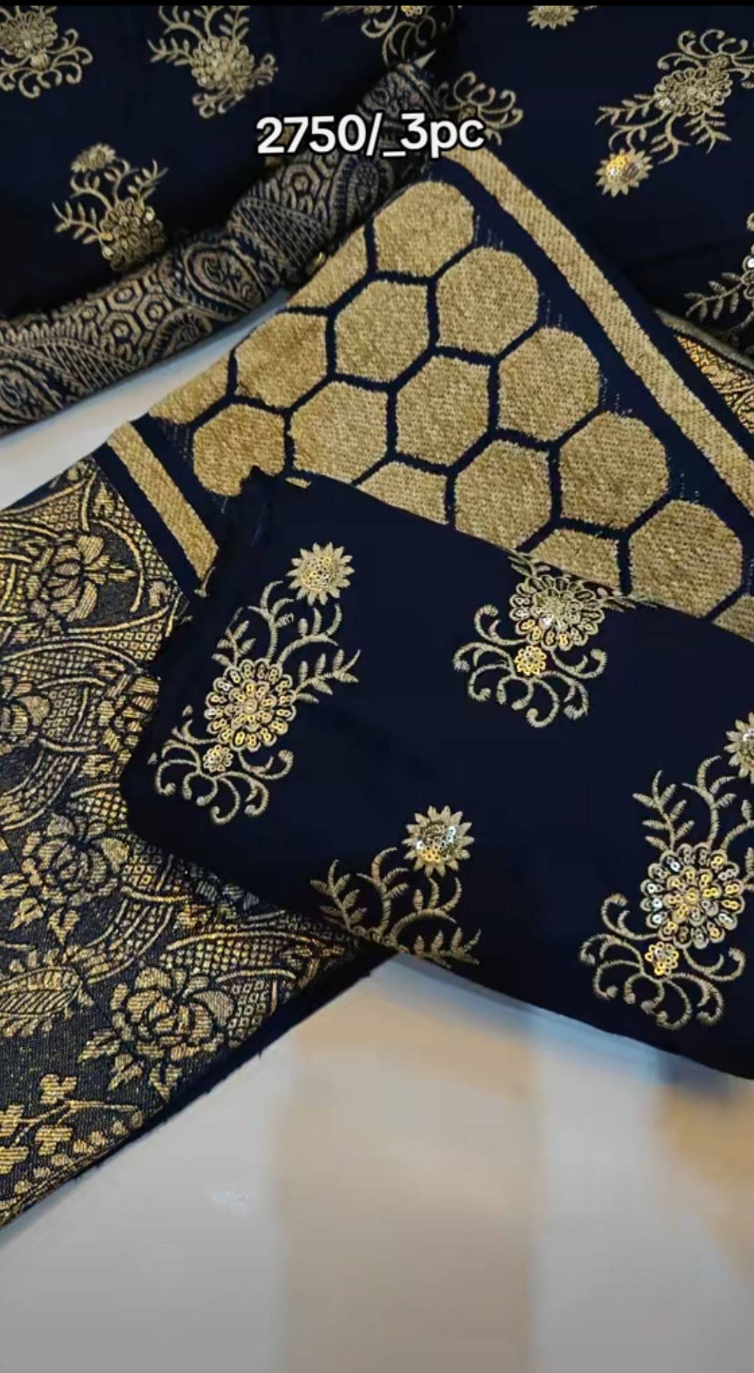 PEACH WHOOL EMBROIDERED 3 PIECE ARTICLE