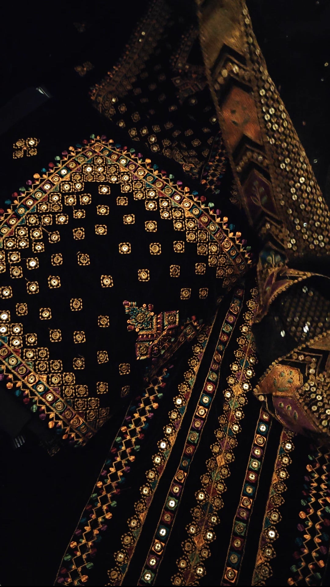 JAZMINE VELVET 3 PIECE ARTICLE