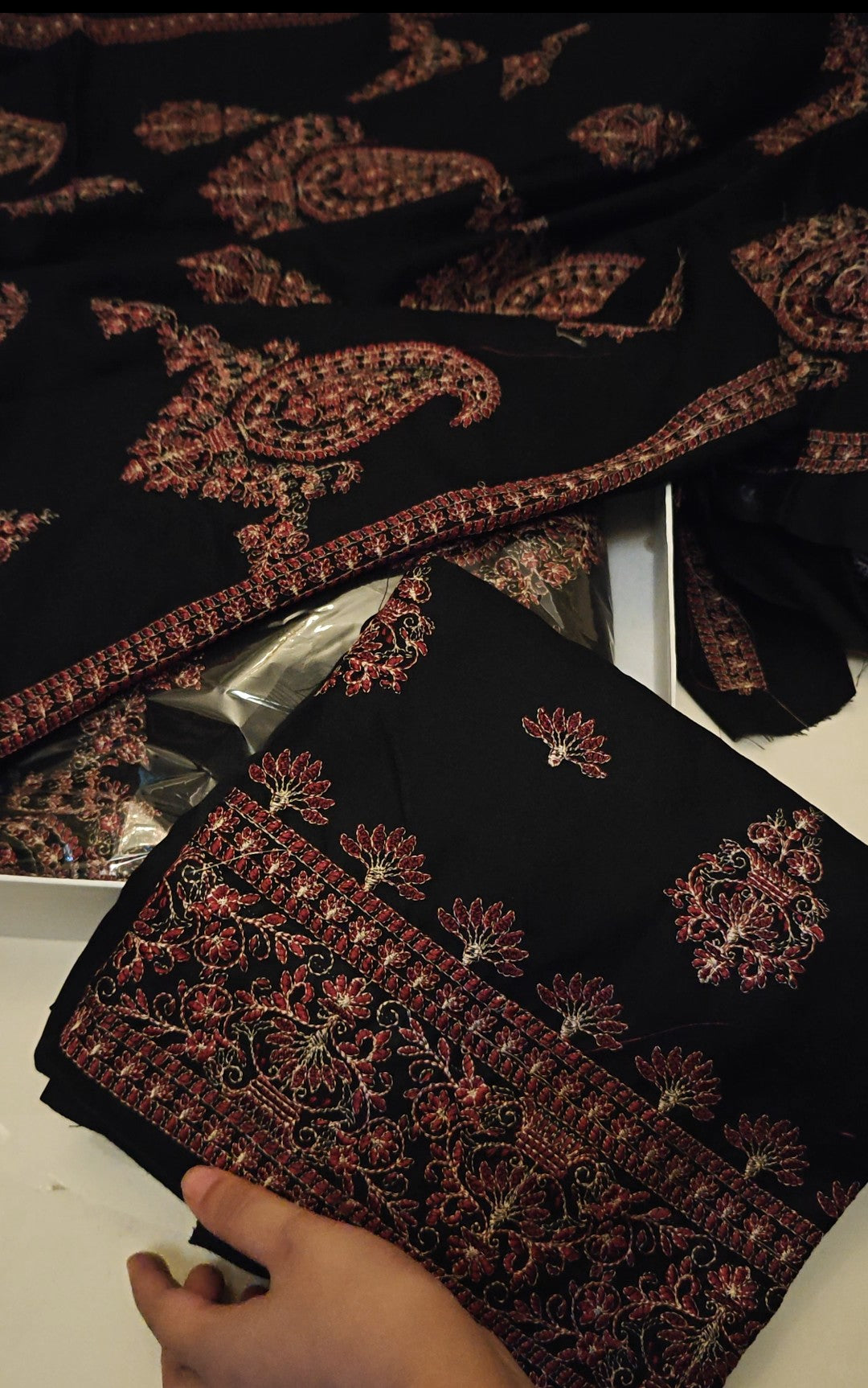 Breeze Embroidered Dhanak 3 Piece Unstitched Suit