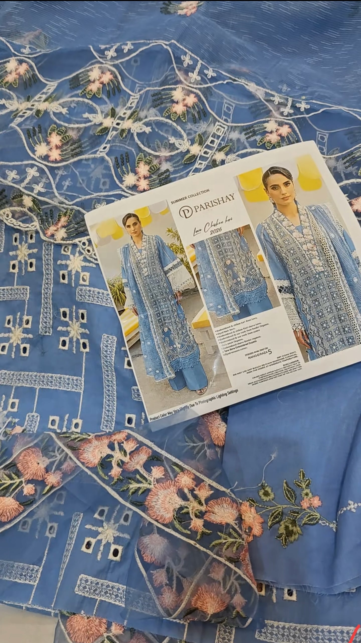 PRISHAY LAWN EMBROIDERED 3 PIECE ARTICLE NJSSTH842K