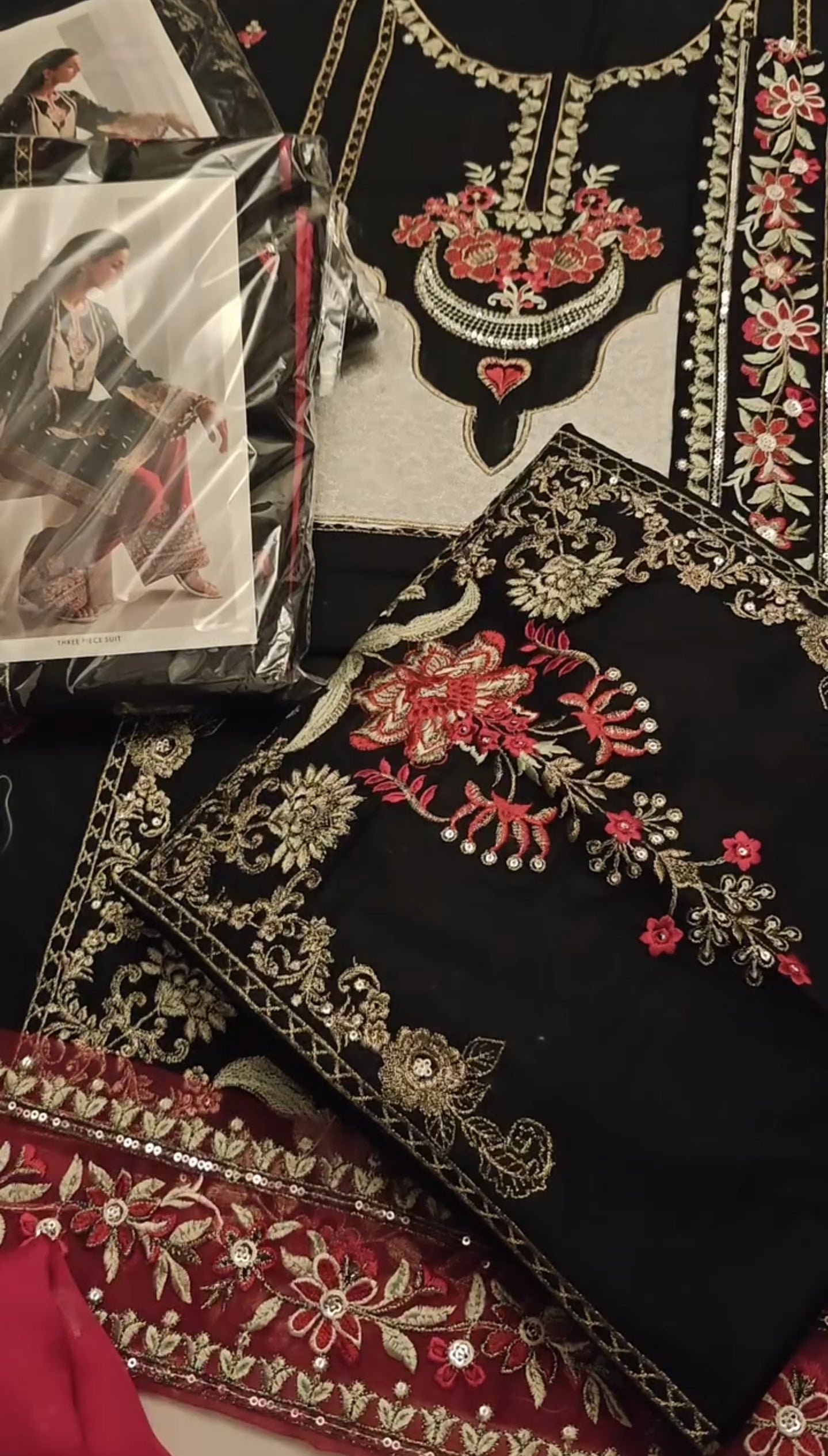 ETHNIC LAWN EMBROIDERED 3 PIECE ARTICLE XEHTQ23