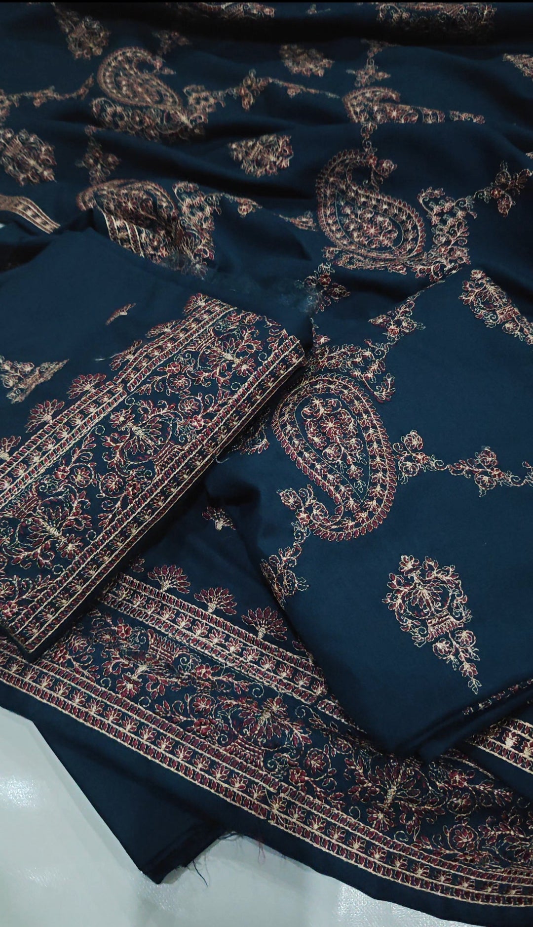 BREEZE EMBROIDERED DHANAK 3 PIECE DRESS