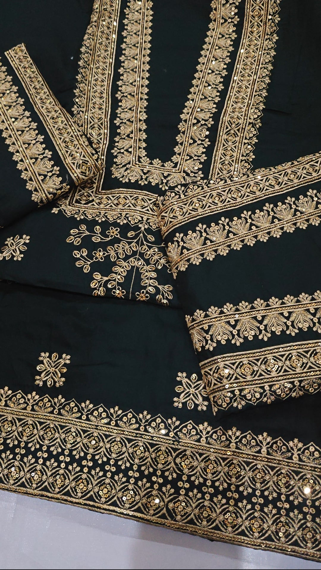 EMBROIDERED COTTON 3 PIECE ARTICLE ZZ99W