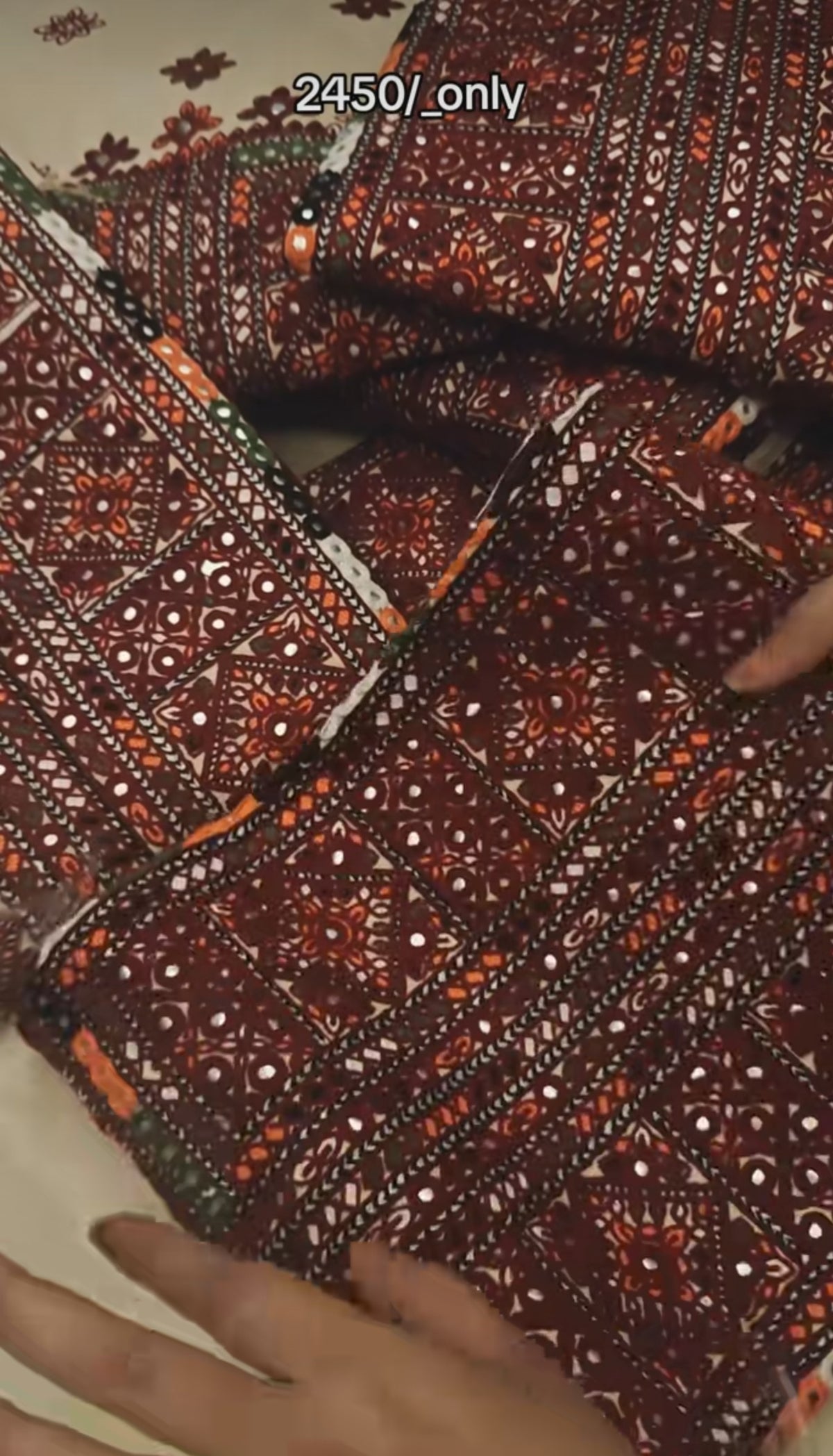 SHAMRAY KHADDAR 3PC ARTICLE WINTER SEQUENCE EMBROIDERED MOFFWITHOU
