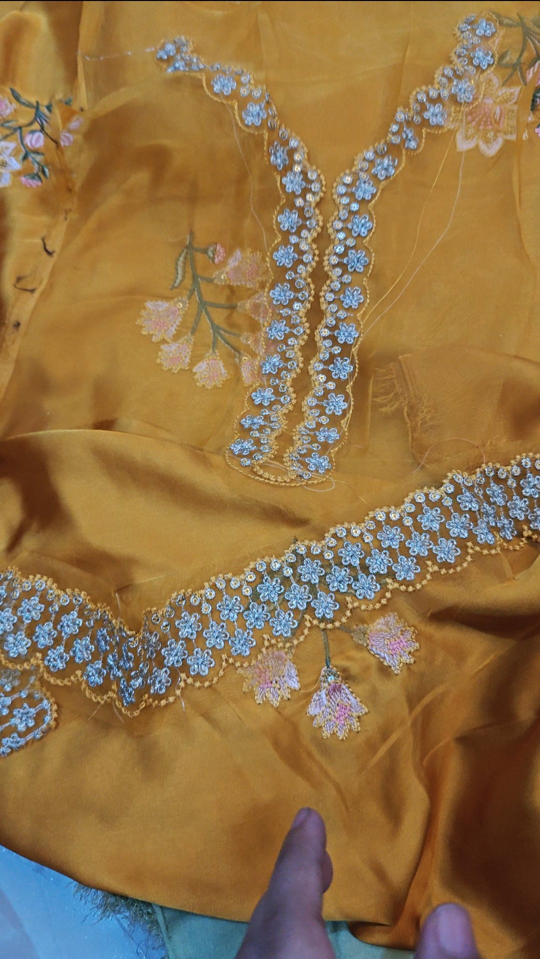 LAAM SHAMOS SILK 3 PIECE ARTICLE