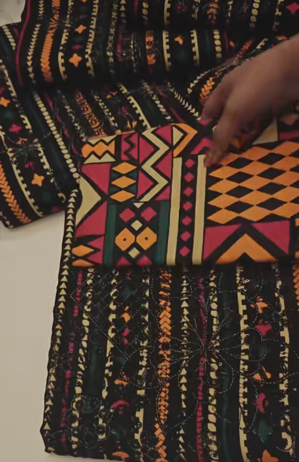 BINSAED KHADDAR 3PC ARTICLE WINTER SEQUENCE EMBROIDERED MULTIYIYJOUOJ