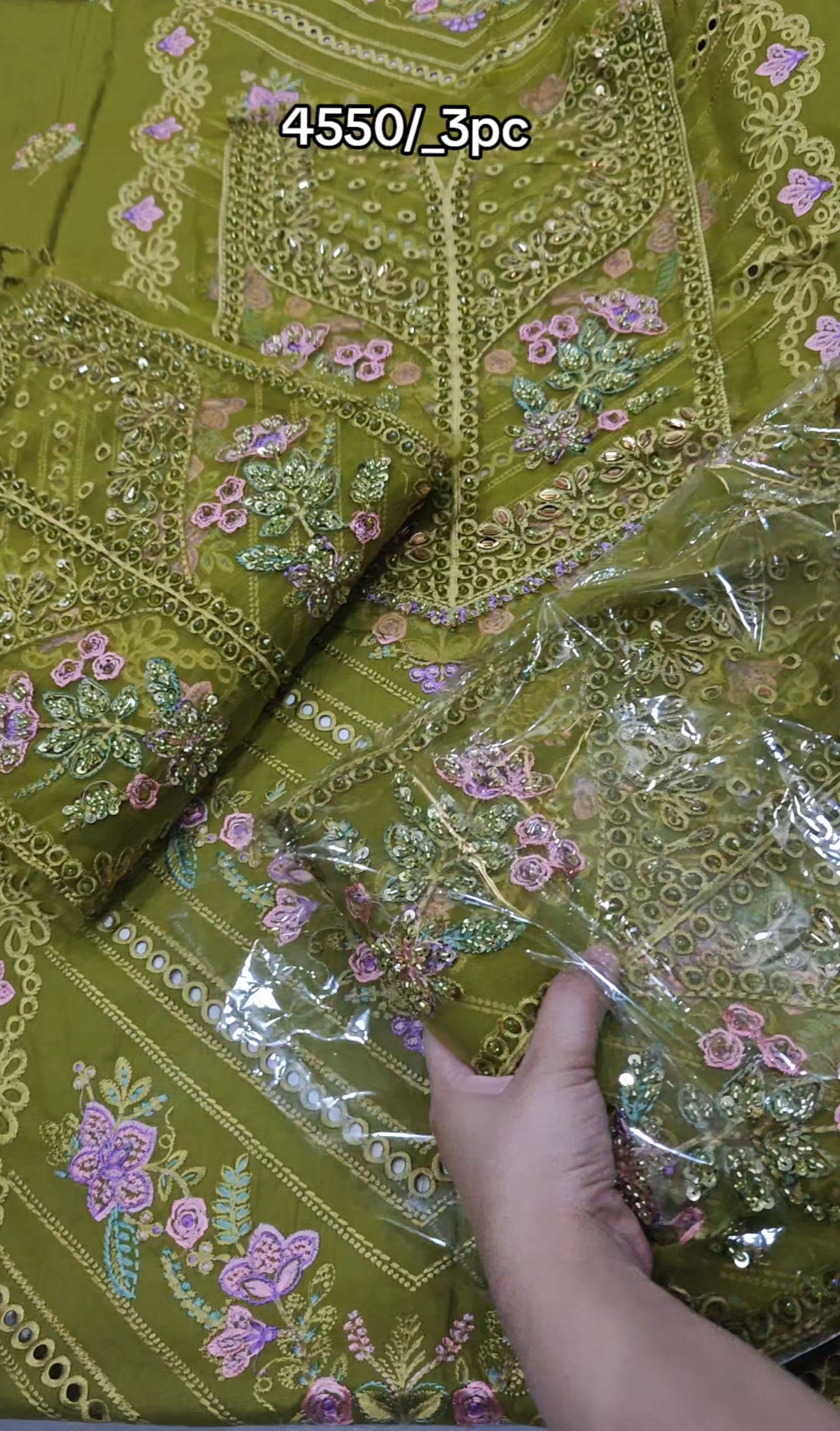 EMBROIDERED HANDMADE LAWN 3 PIECE ARTICLE KDUDVX62BX