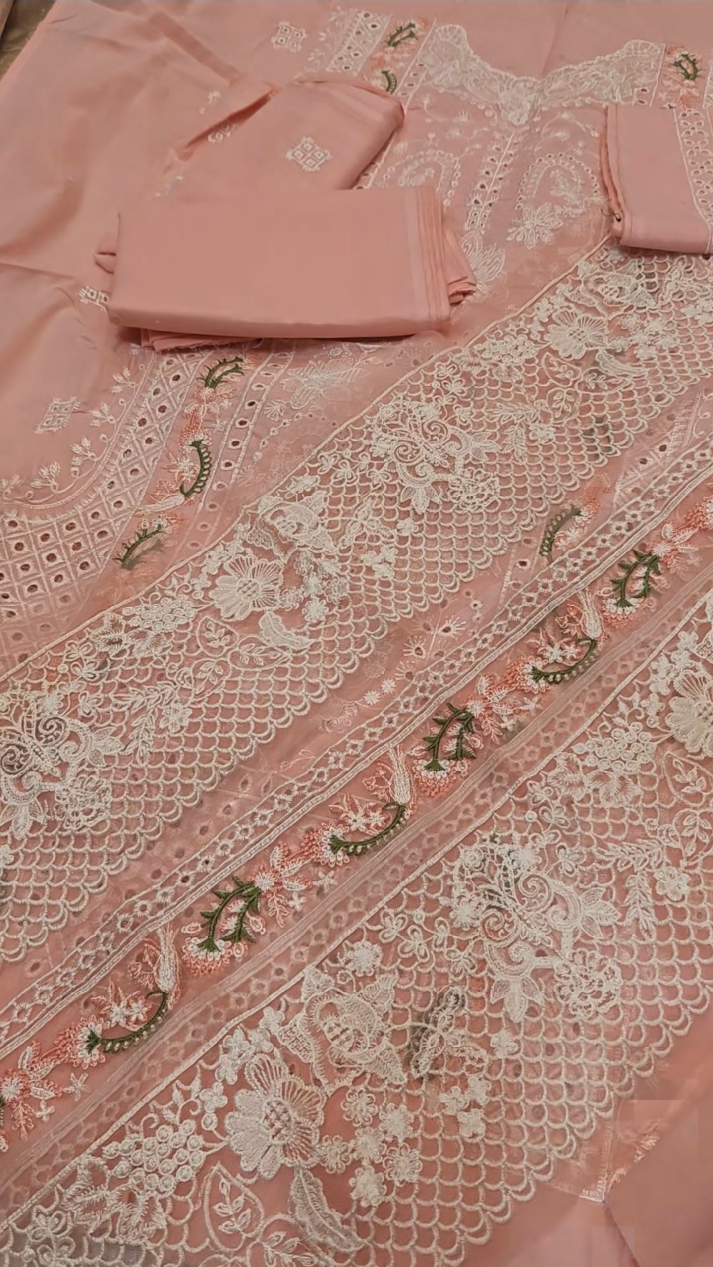 MAHNOOR CHICKEN KARI LAWN 3 PIECE ARTICLE DYET0Q8