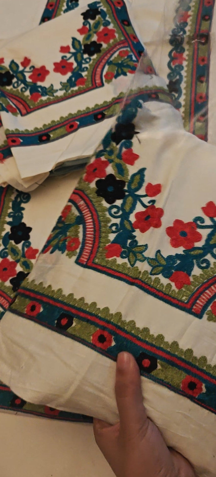 TAWAKAL LAWN 3 PC LUXURY EID ARTICLE dsgh67890ds