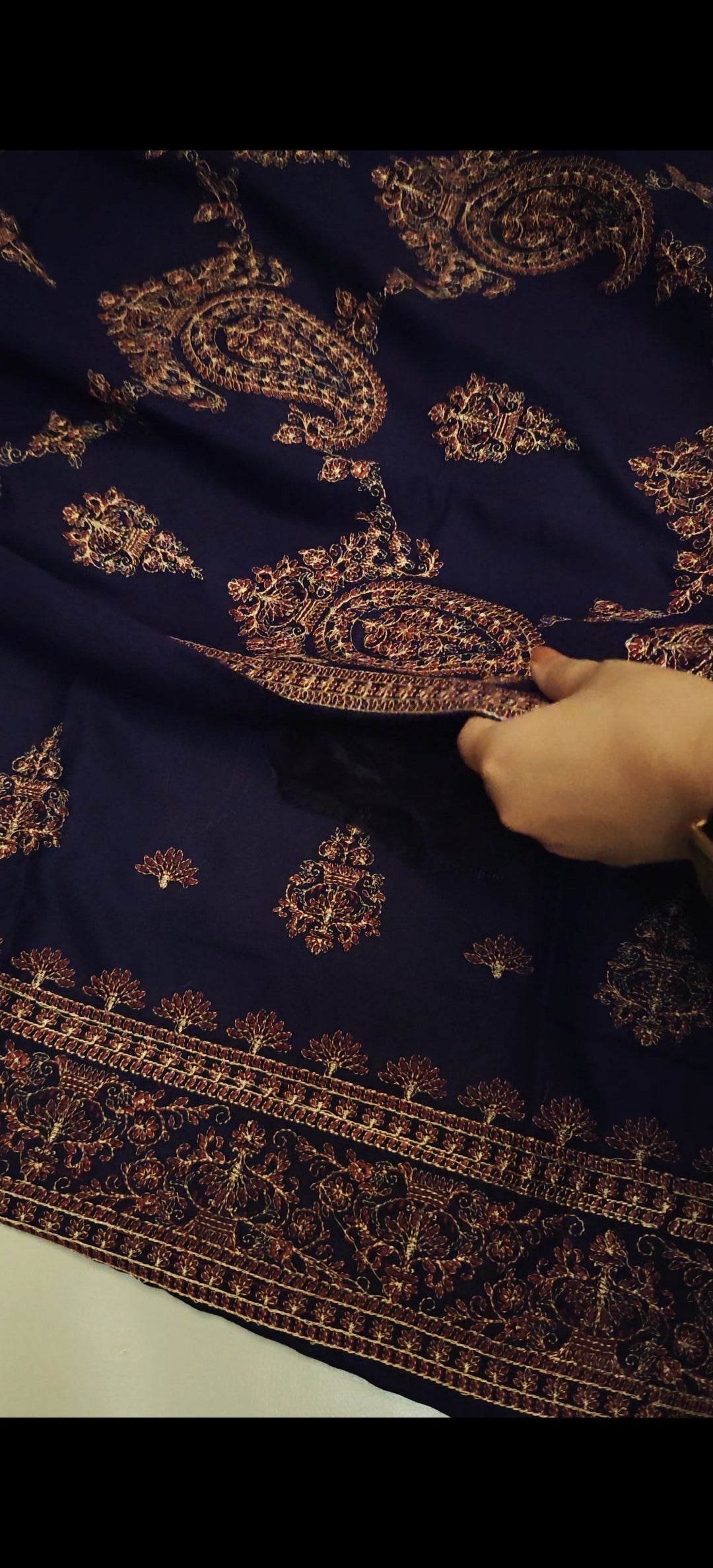 Breeze Embroidered Dhanak 3 Piece Unstitched Suit