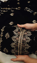 VELVET EMBROIDERED 3 PIECE ARTICLE VLTV1